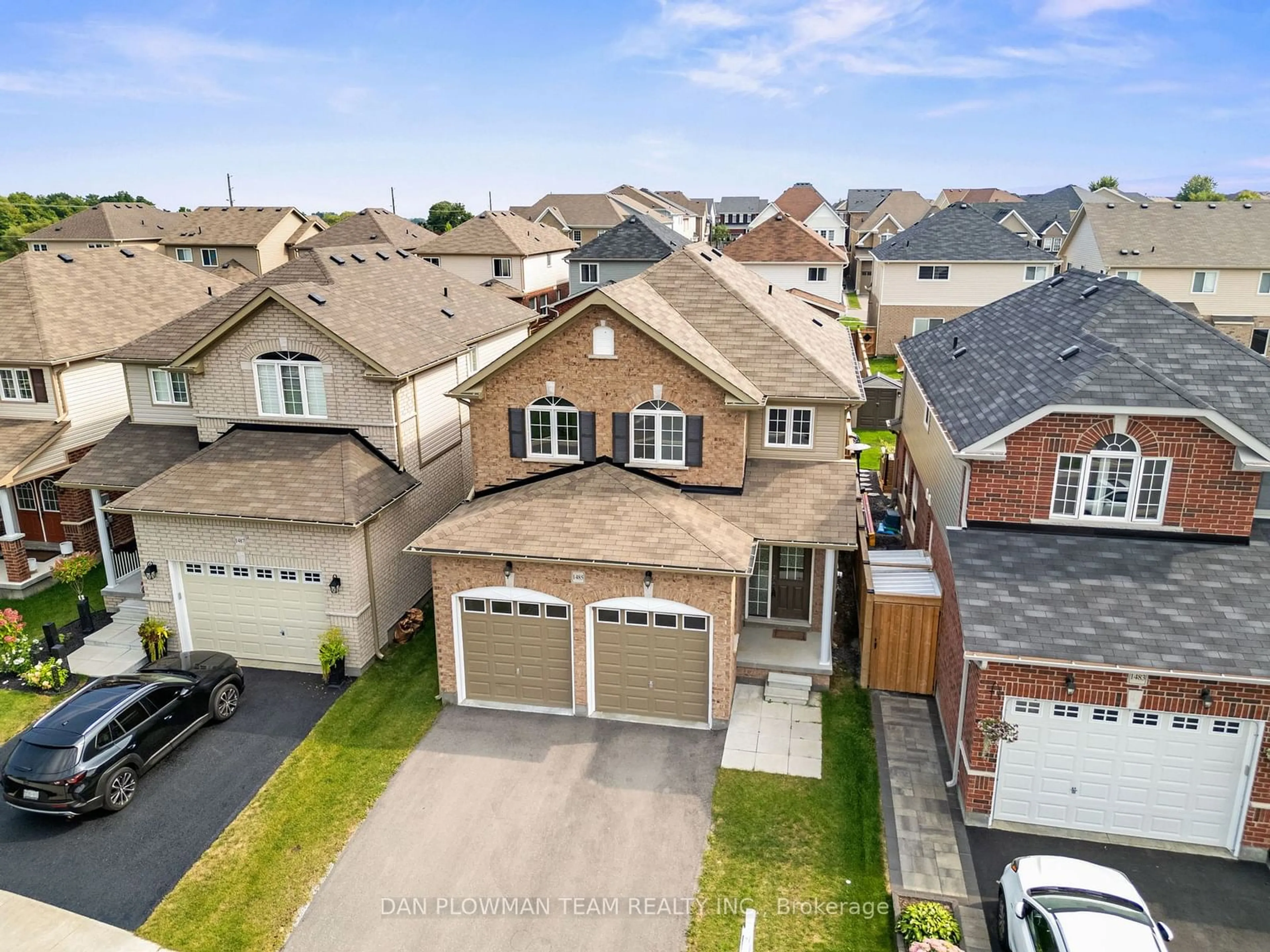 Frontside or backside of a home, the street view for 1485 Dunedin Cres, Oshawa Ontario L1K 8L7