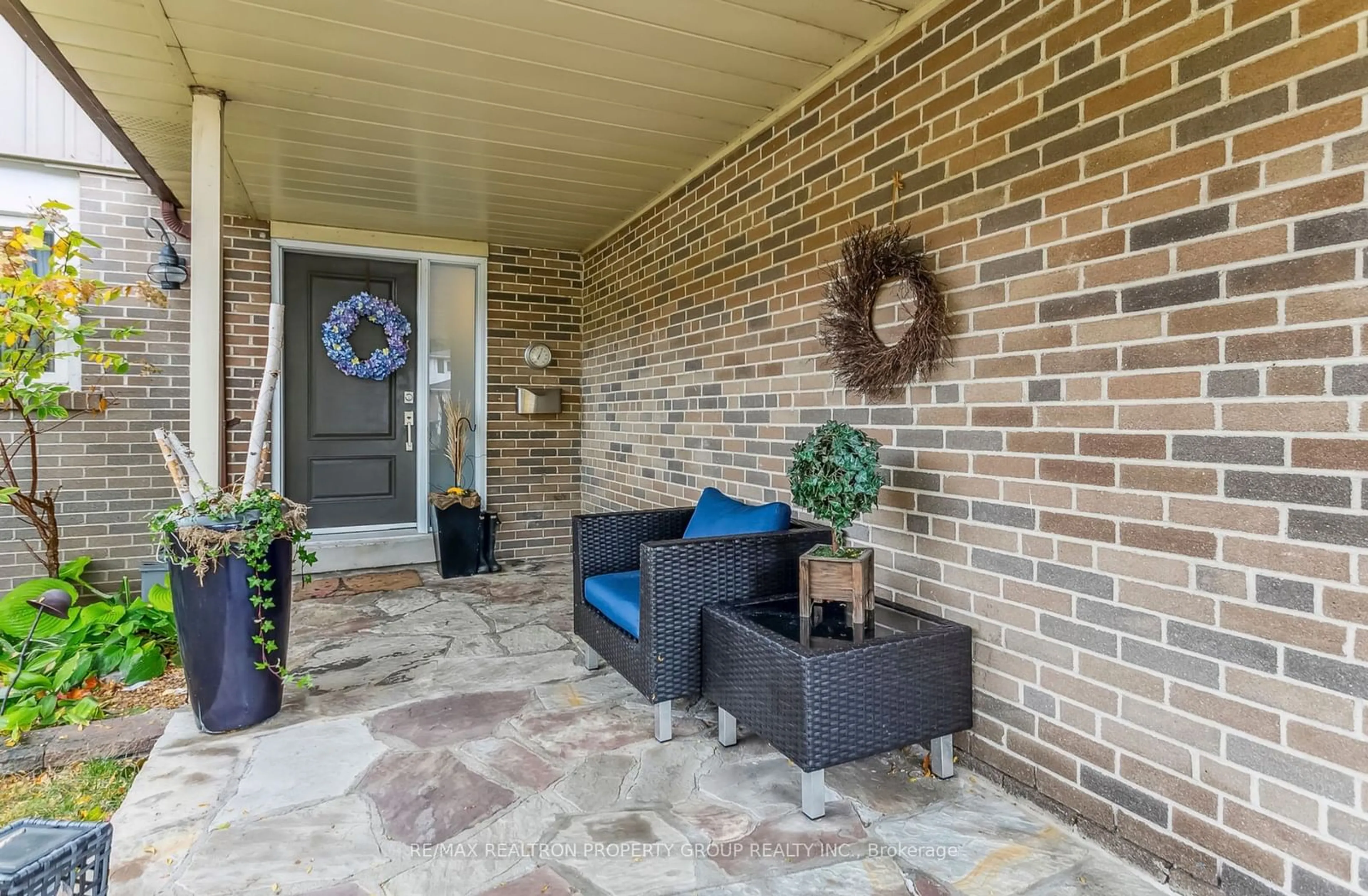 Indoor entryway, ceramic floors for 38 Cockburn Dr, Toronto Ontario M1C 2T2