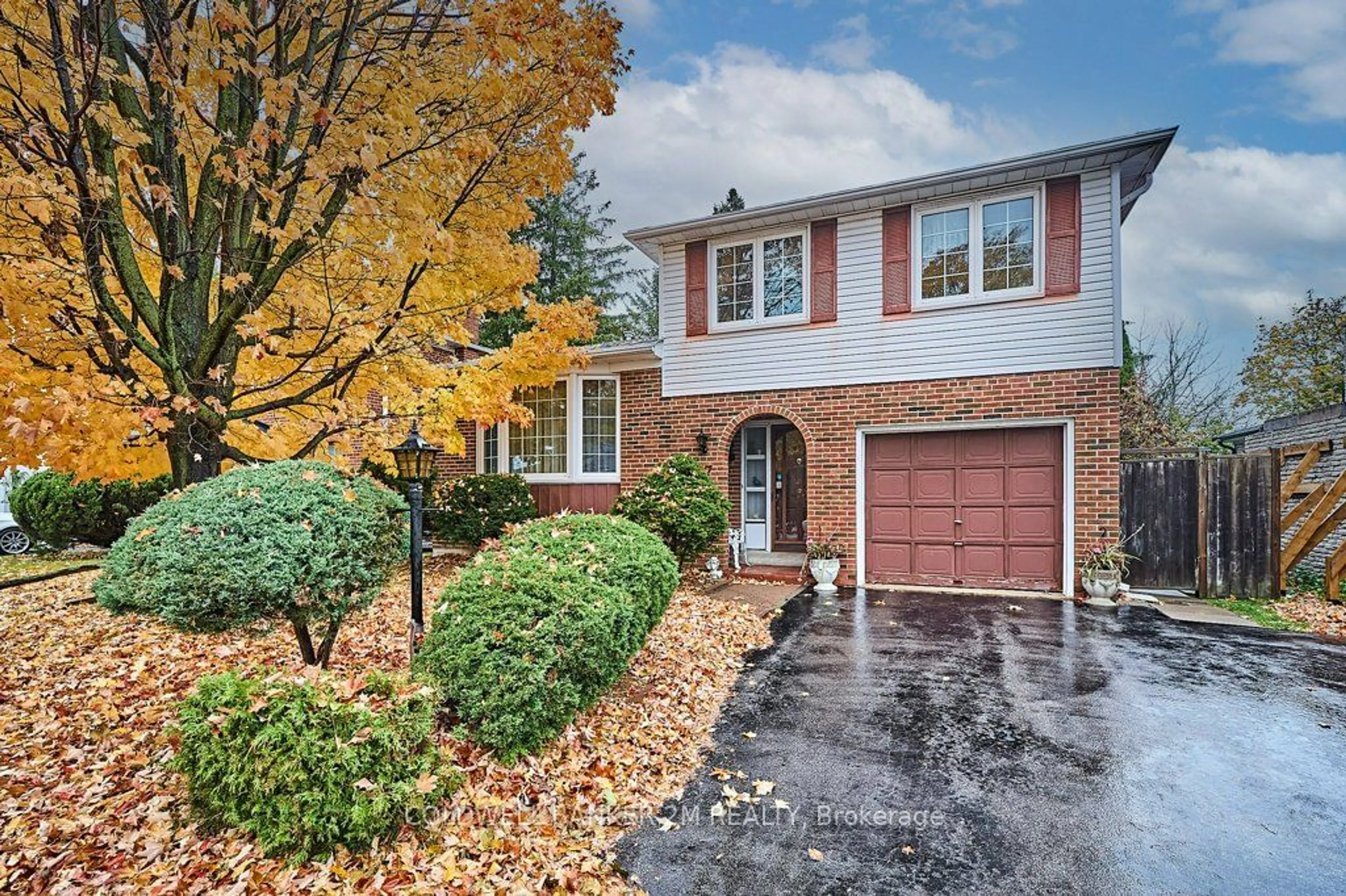 A pic from exterior of the house or condo, the street view for 17 Knockbolt Cres, Toronto Ontario M1S 2P5