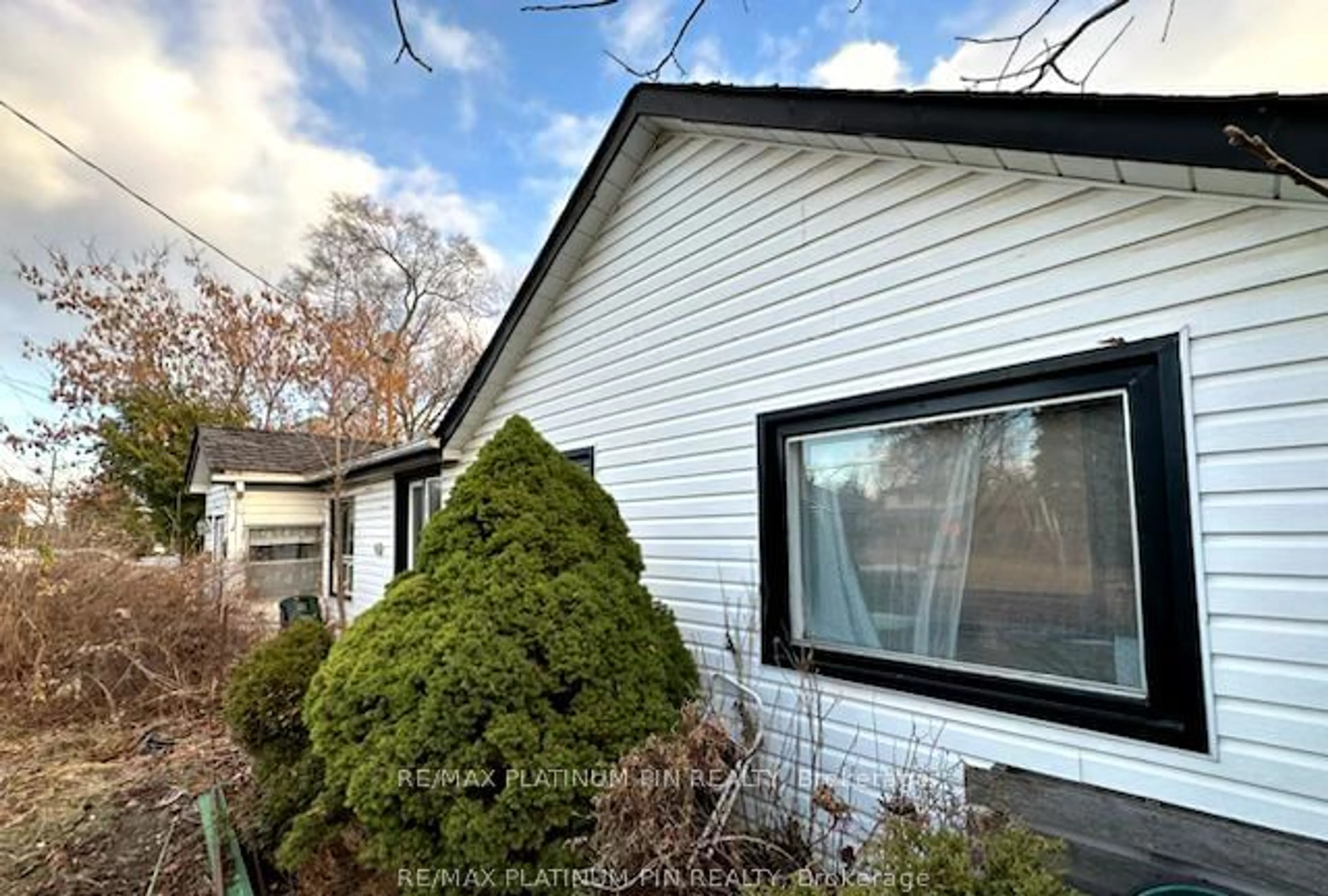 Frontside or backside of a home, cottage for 431 Sheppard Ave, Pickering Ontario L1V 1E7