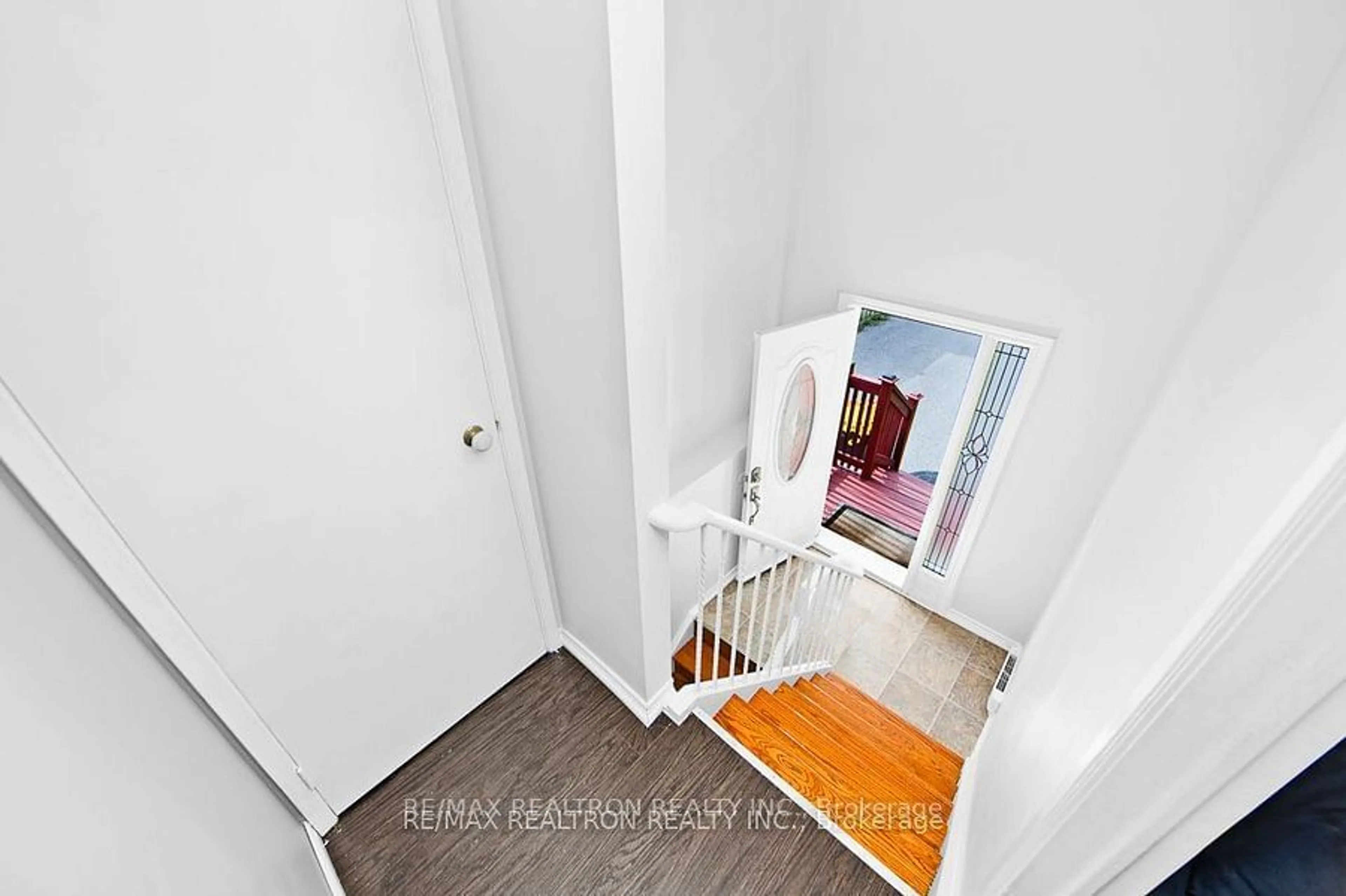 Indoor foyer, not visible floor for 1317 Fundy Crt, Oshawa Ontario L1J 3N5