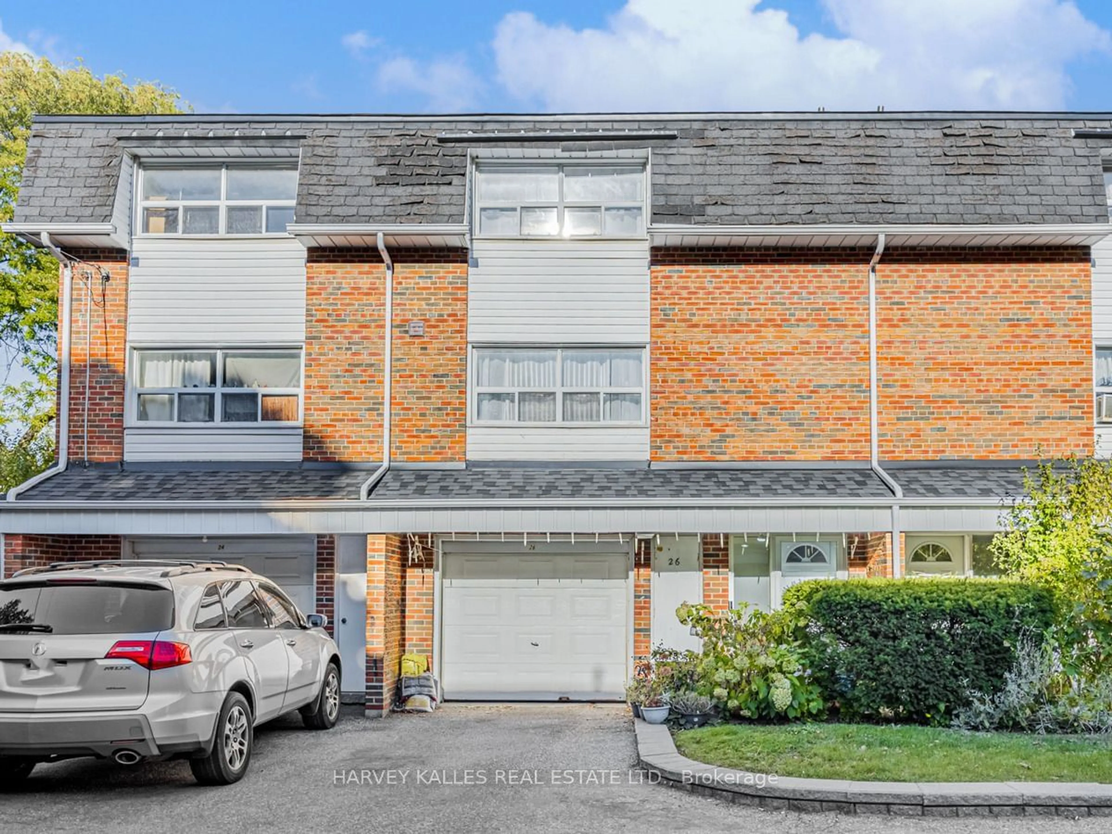 A pic from exterior of the house or condo, the street view for 26 Trailridge Cres, Toronto Ontario M1E 4C5