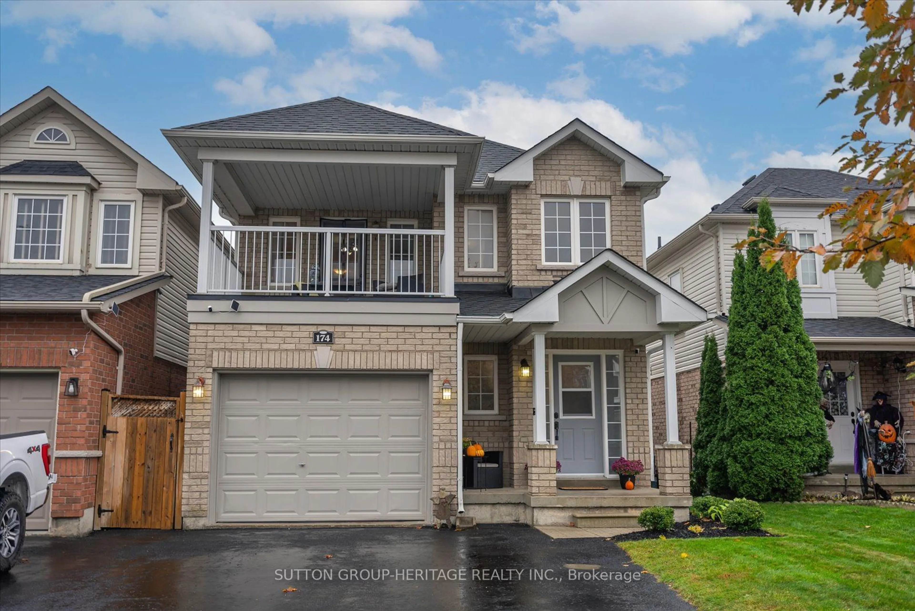 Frontside or backside of a home, cottage for 174 Hutton Pl, Clarington Ontario L1C 5K1