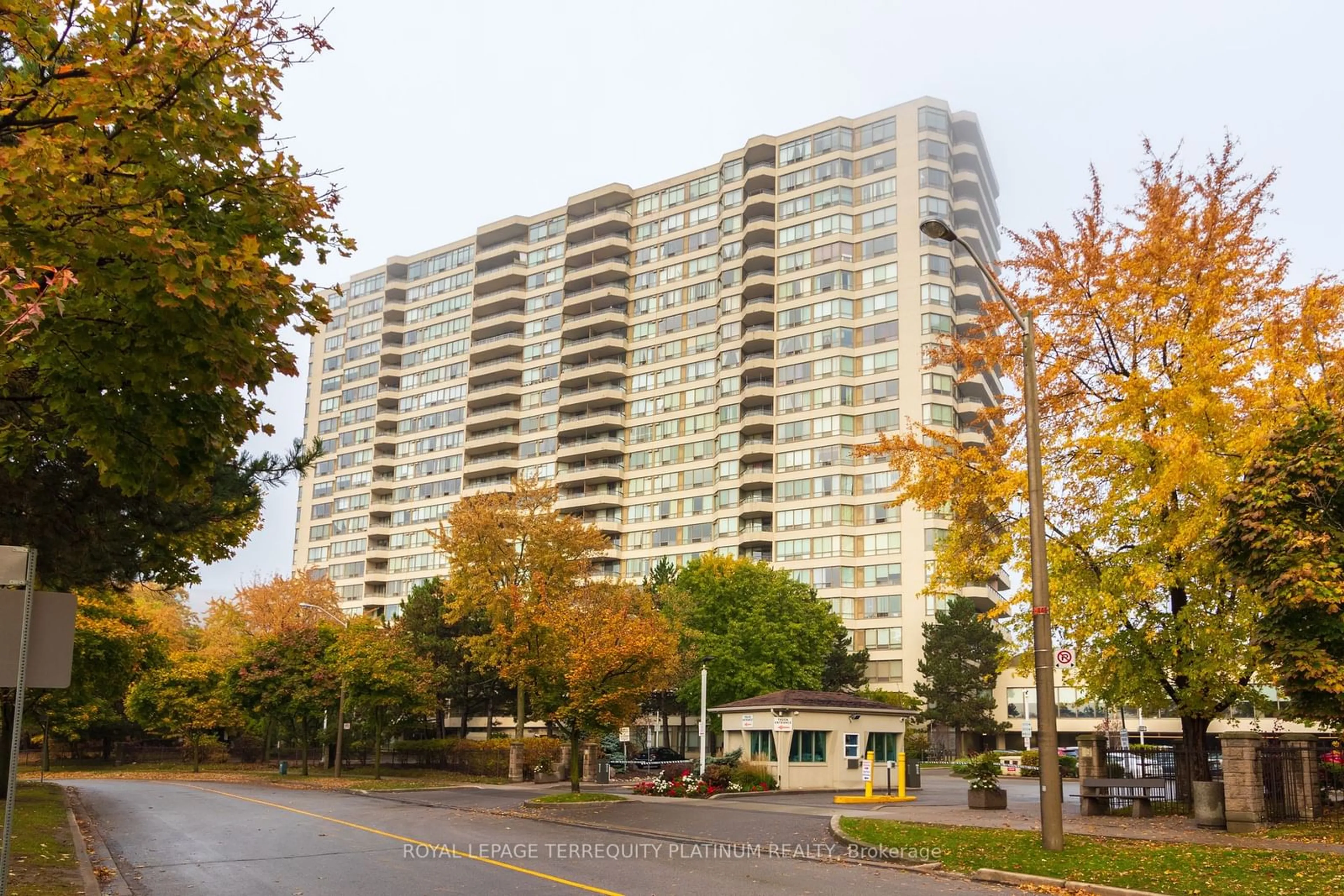 A pic from exterior of the house or condo, the front or back of building for 5 Greystone Walk Dr #706, Toronto Ontario M1K 5J5