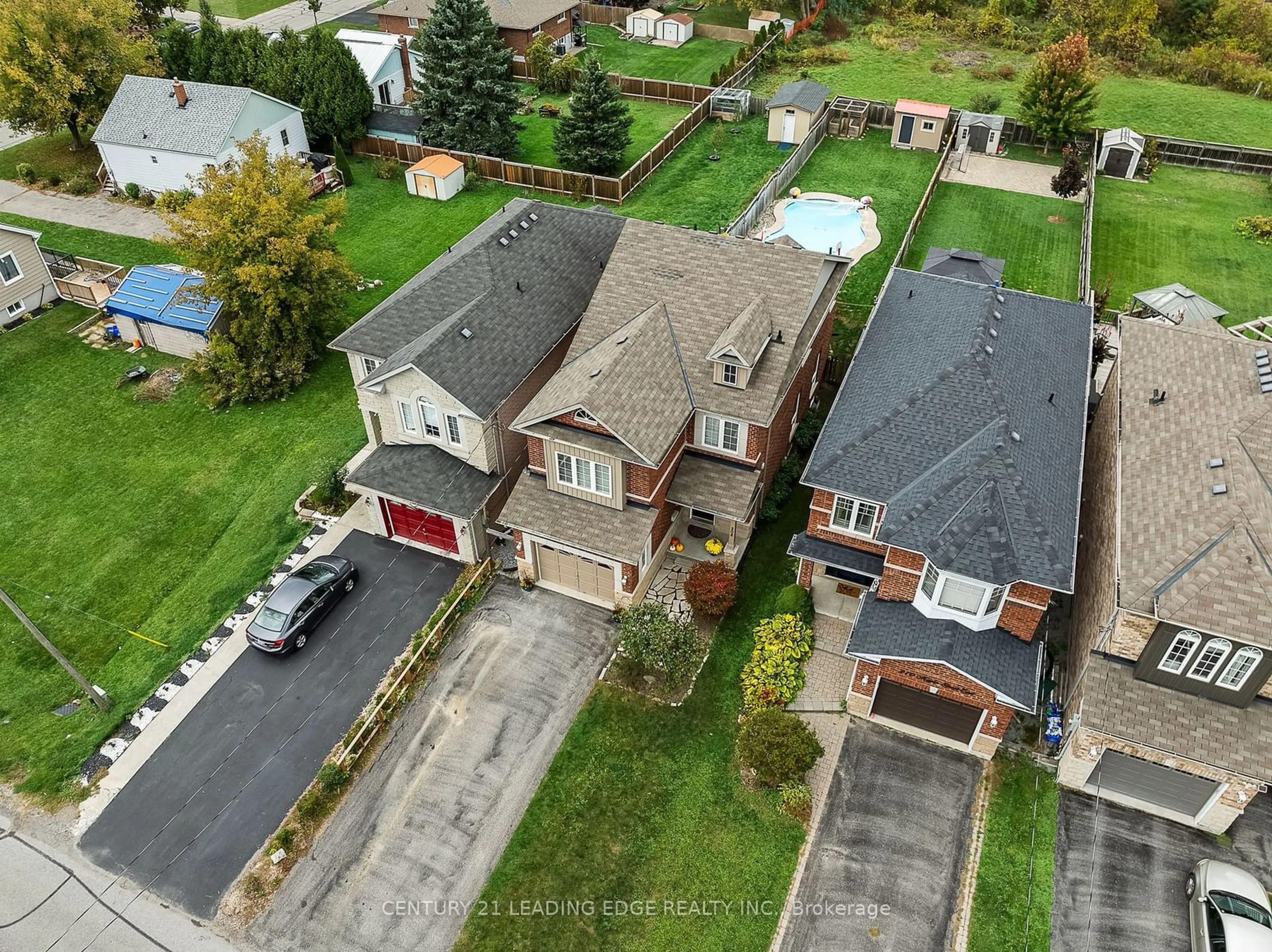 Frontside or backside of a home, the street view for 208 Maple St, Whitby Ontario L1N 0A1