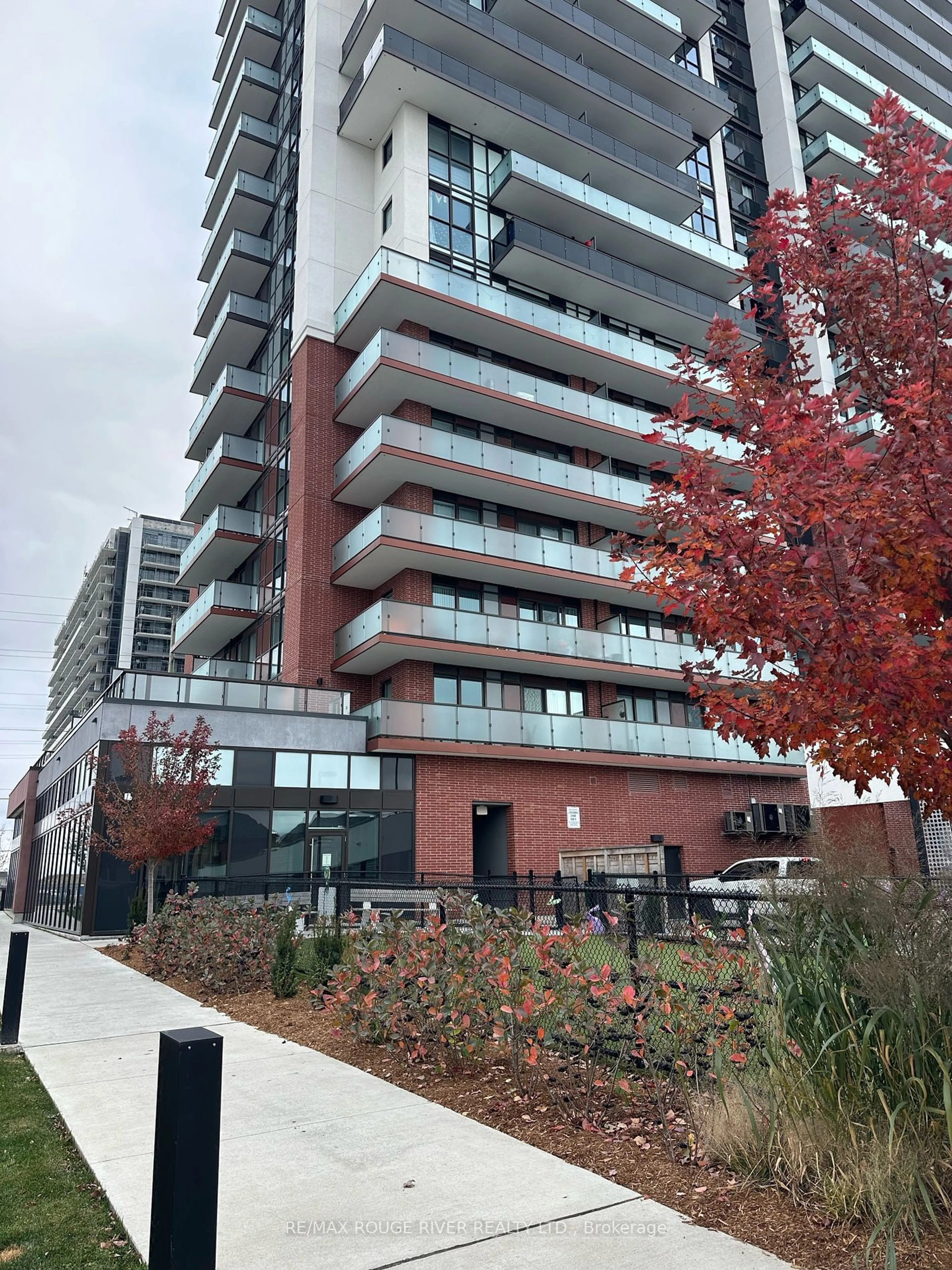 A pic from exterior of the house or condo, the front or back of building for 2550 Simcoe St #205, Oshawa Ontario L1L 0R5