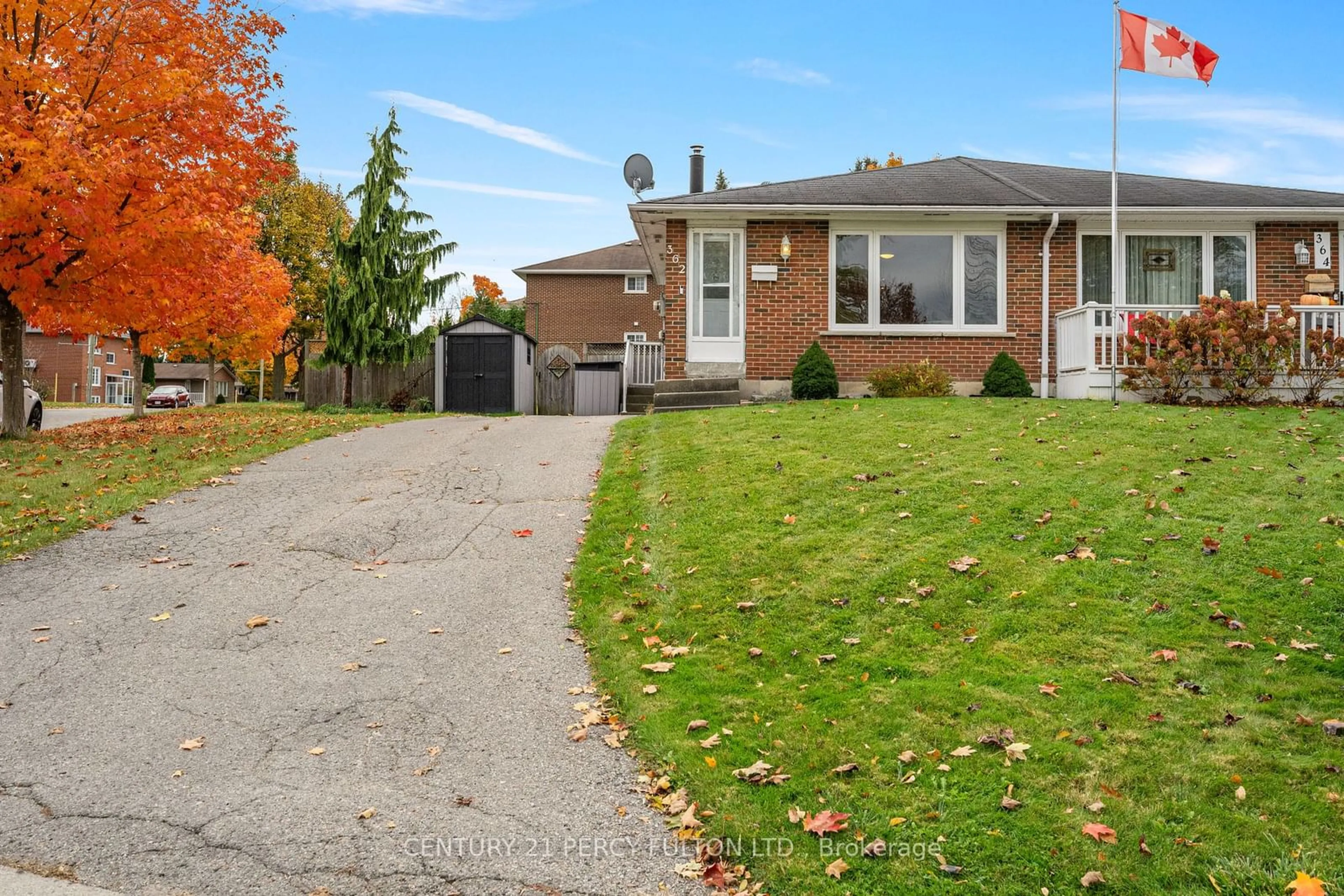 Frontside or backside of a home, the street view for 362 Surrey Dr, Oshawa Ontario L1G 6H1