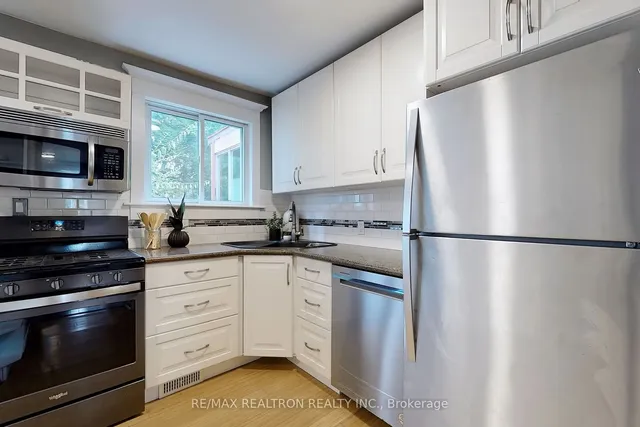 Additional property image - 1578 Dundas St