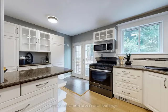 Additional property image - 1578 Dundas St