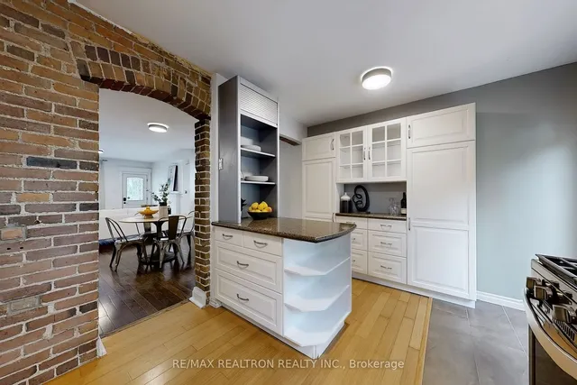 Additional property image - 1578 Dundas St