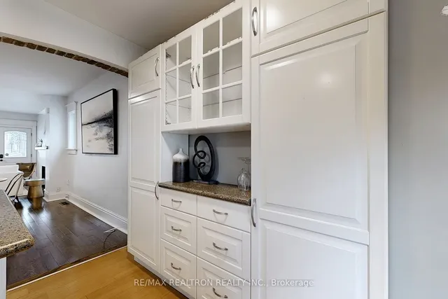 Additional property image - 1578 Dundas St