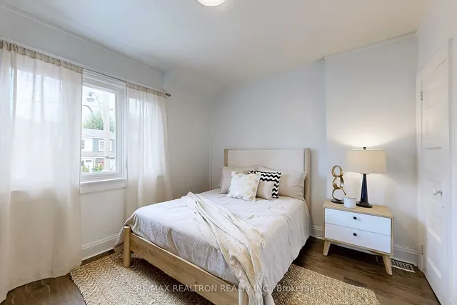 Additional property image - 1578 Dundas St