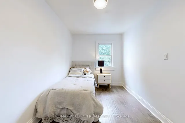 Additional property image - 1578 Dundas St