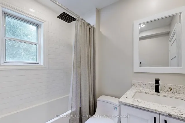 Additional property image - 1578 Dundas St
