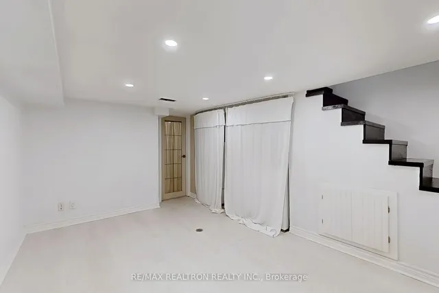 Additional property image - 1578 Dundas St
