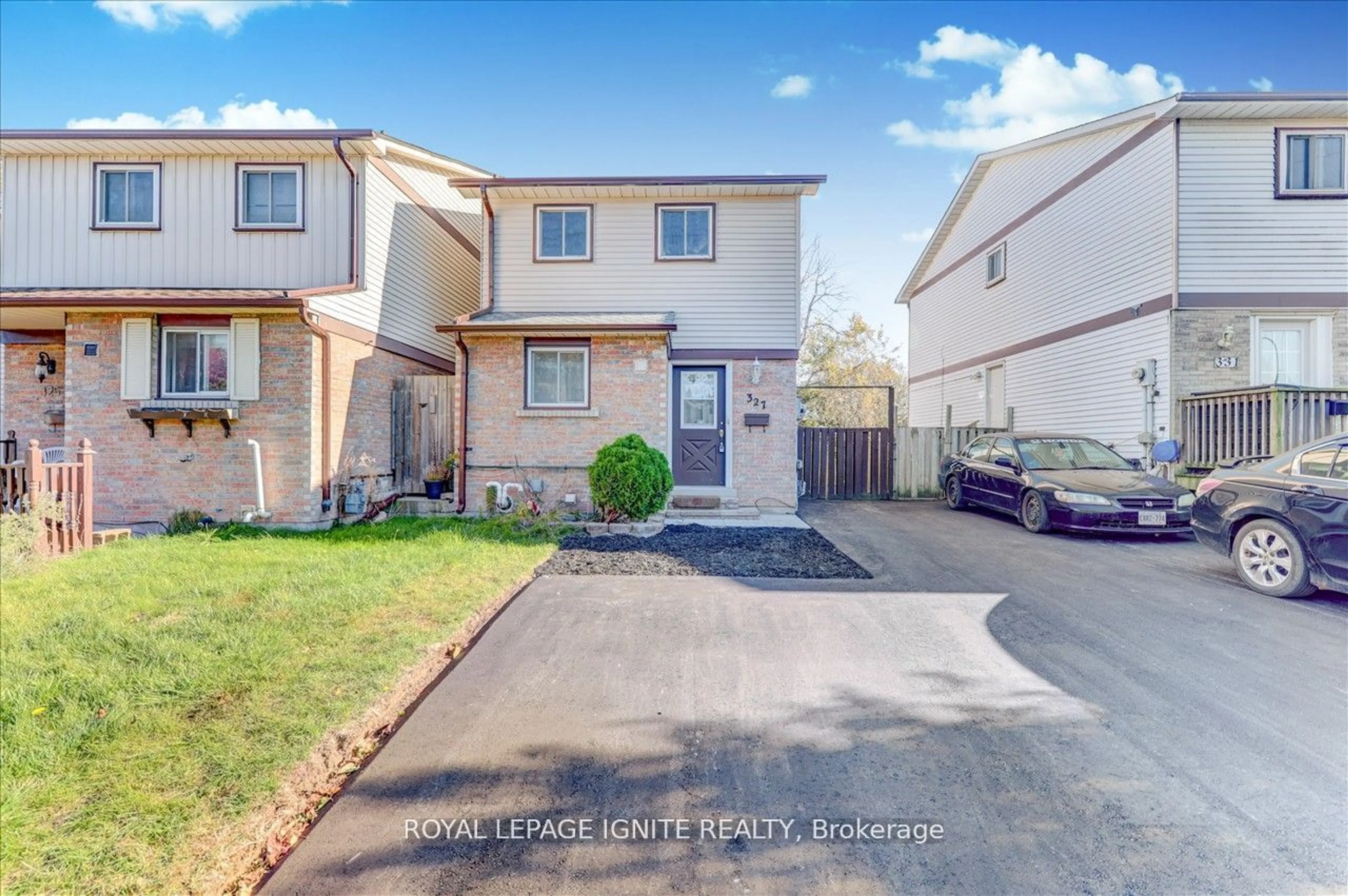 Frontside or backside of a home, the street view for 327 Phillip Murray Ave, Oshawa Ontario L1J 1H1