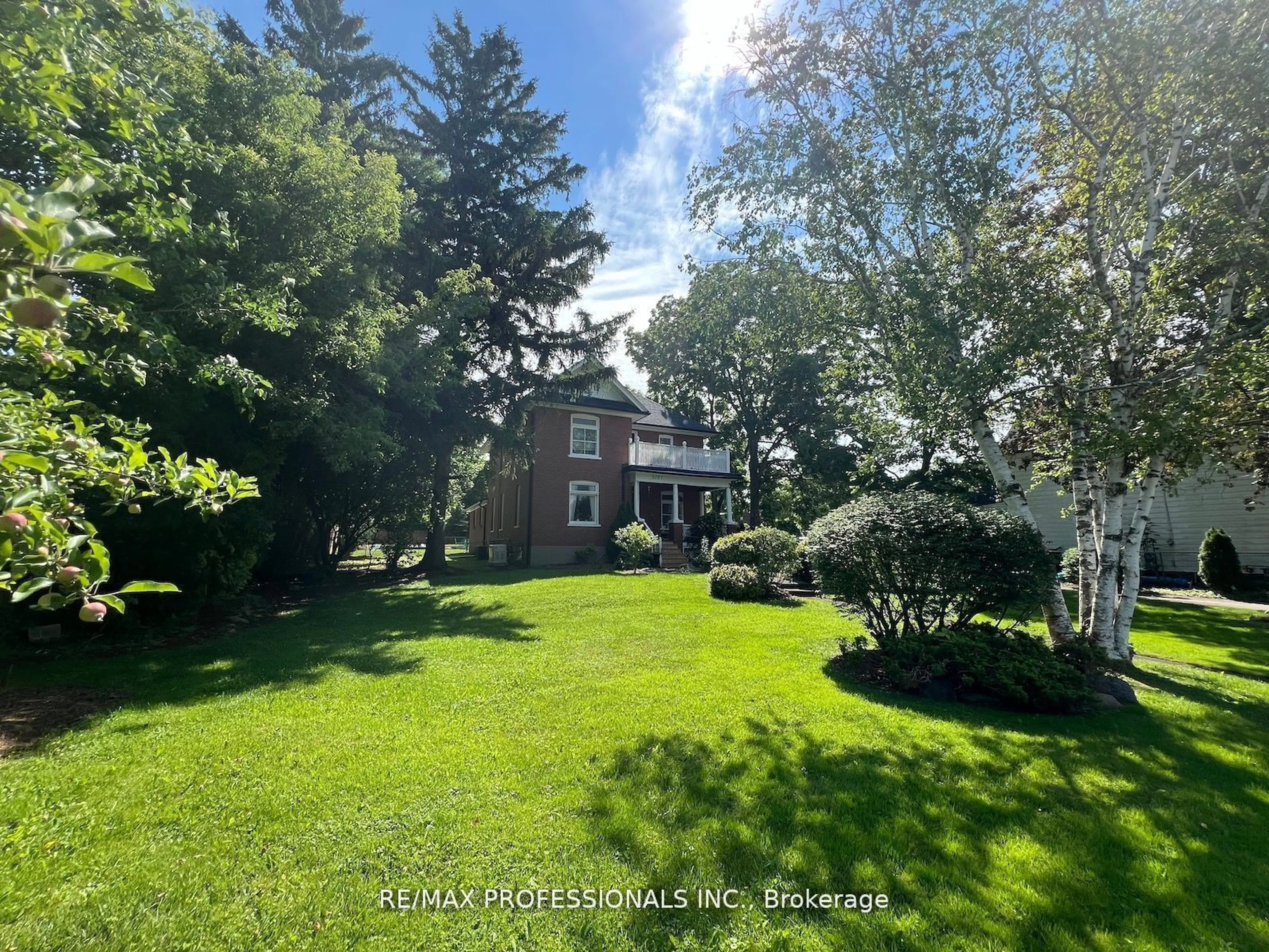 A pic from exterior of the house or condo, the fenced backyard for 5057 Old Brock Rd, Pickering Ontario L1Y 1B3