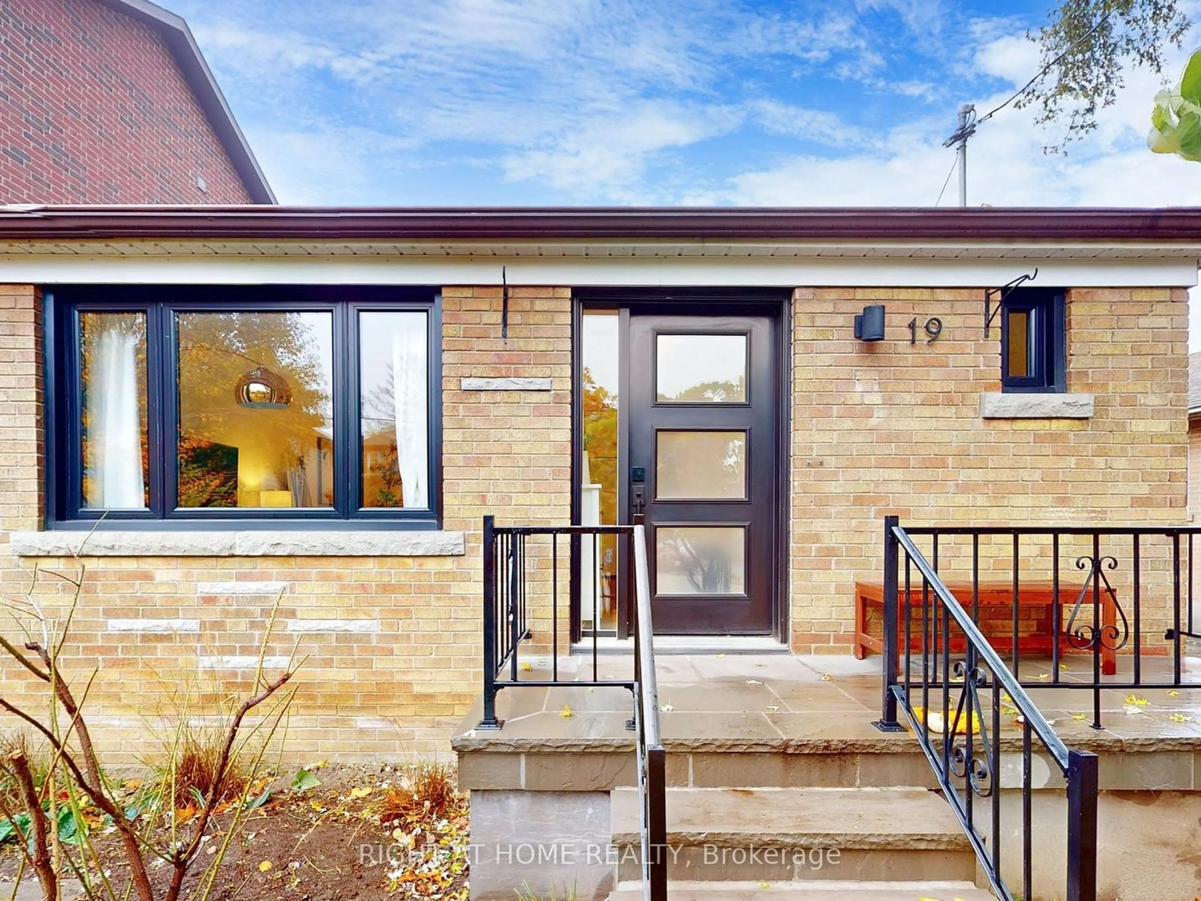 Home with brick exterior material for 19 Neilson Ave, Toronto Ontario M1M 2S3