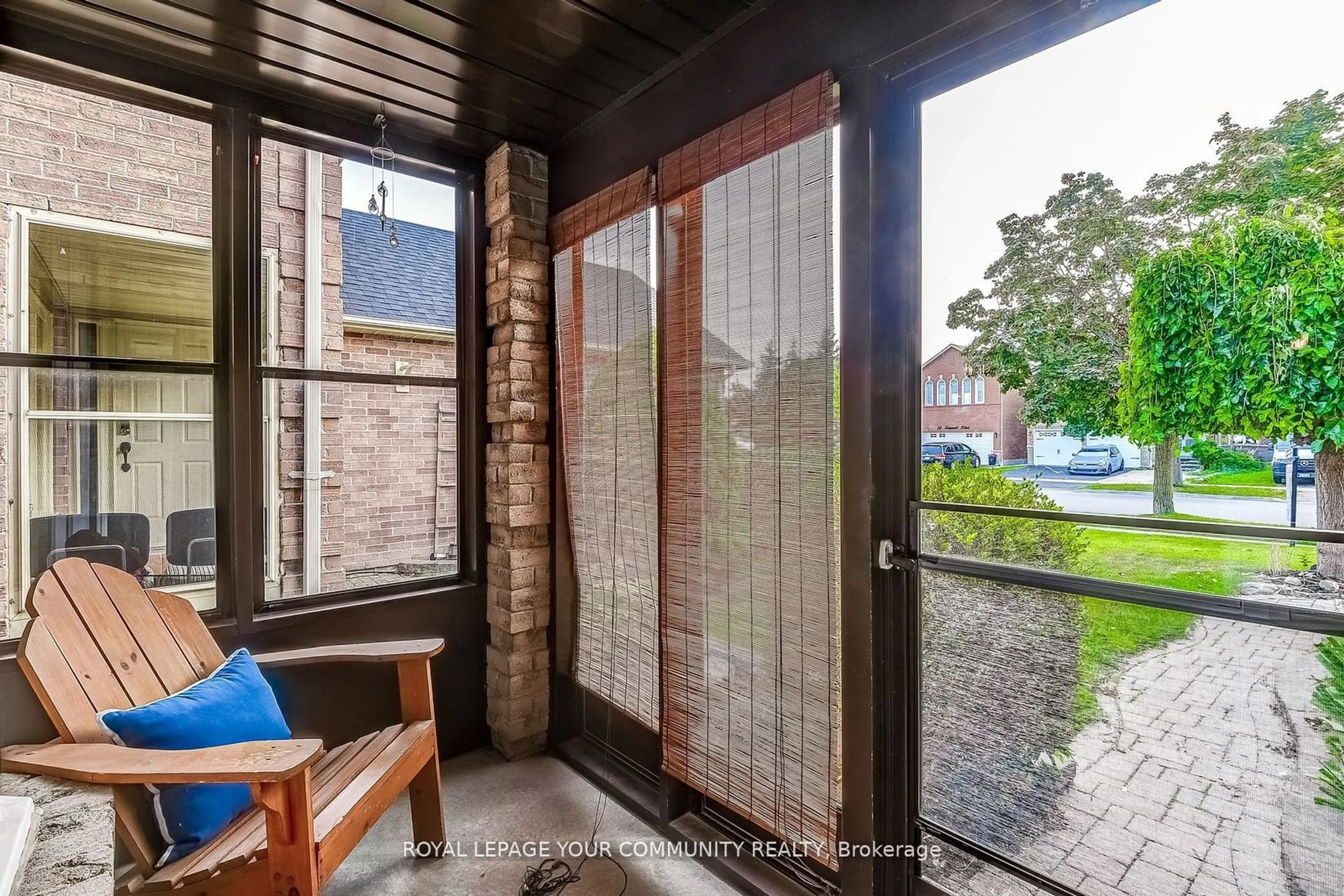 Indoor entryway, wood floors for 65 Tideswell Blvd, Toronto Ontario M1B 4X9