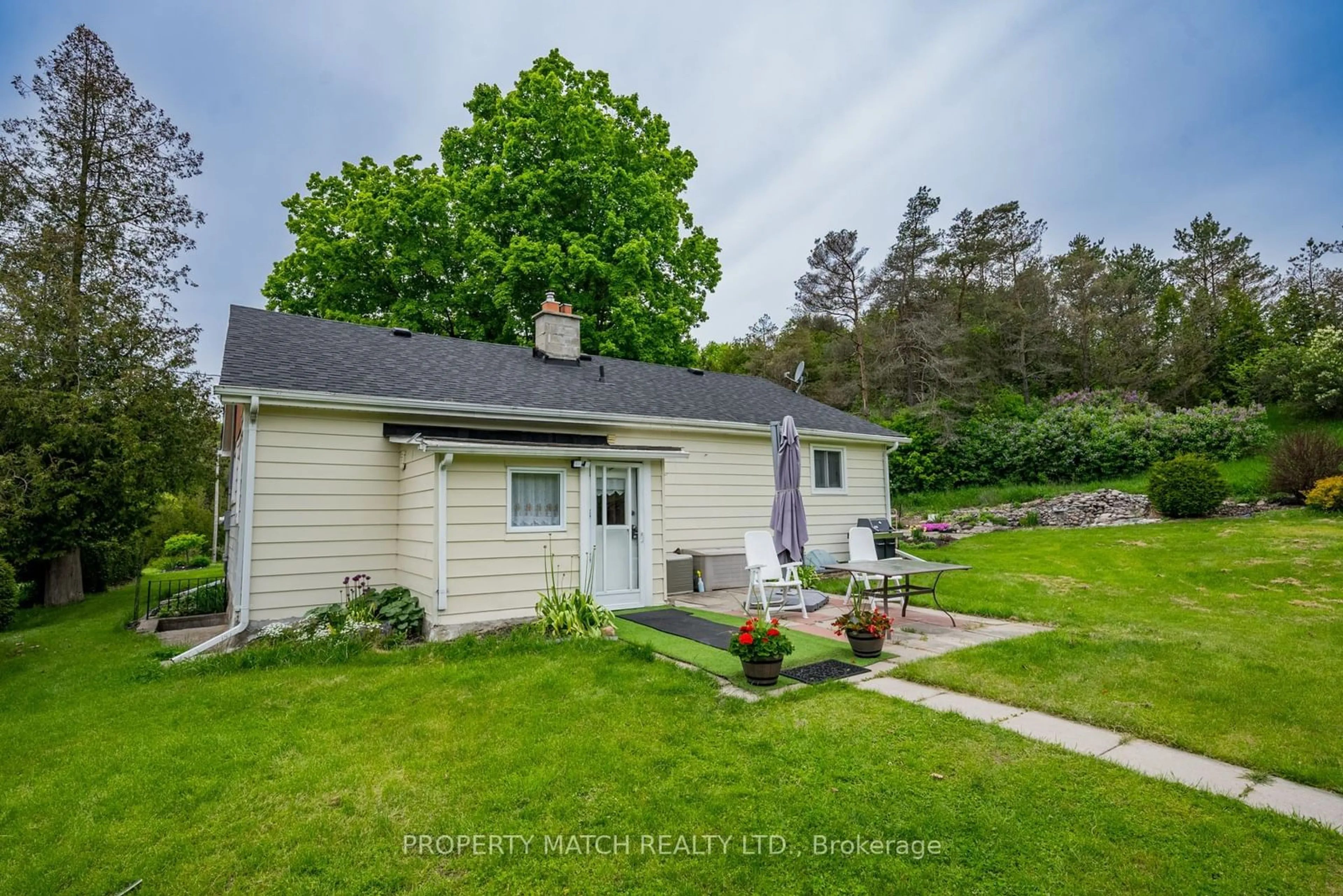 Frontside or backside of a home, cottage for 367 Stephens Mill Rd, Clarington Ontario L1C 7A1