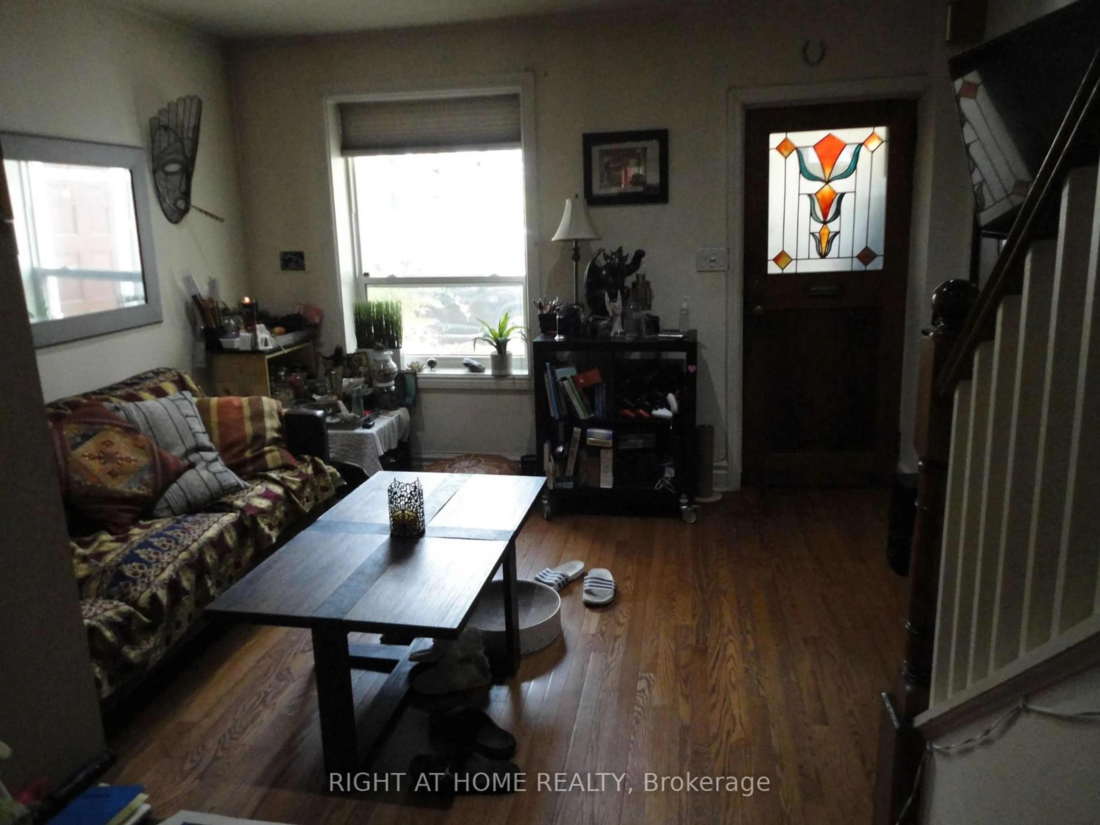 A pic of a room, not visible floor for 280 Kenilworth Ave, Toronto Ontario M4L 3S8