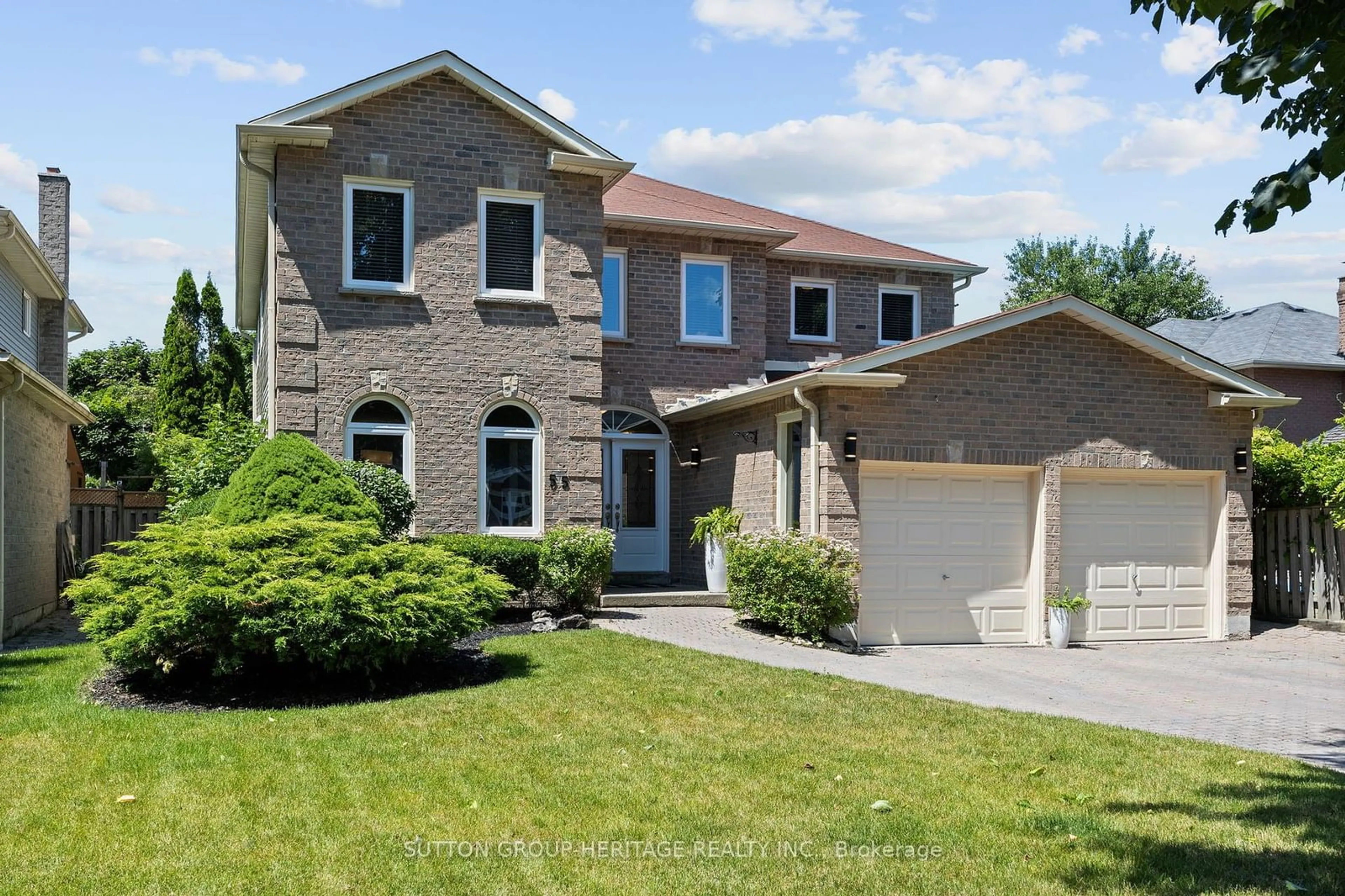 Frontside or backside of a home, the street view for 55 Flint Cres, Whitby Ontario L1R 1K1