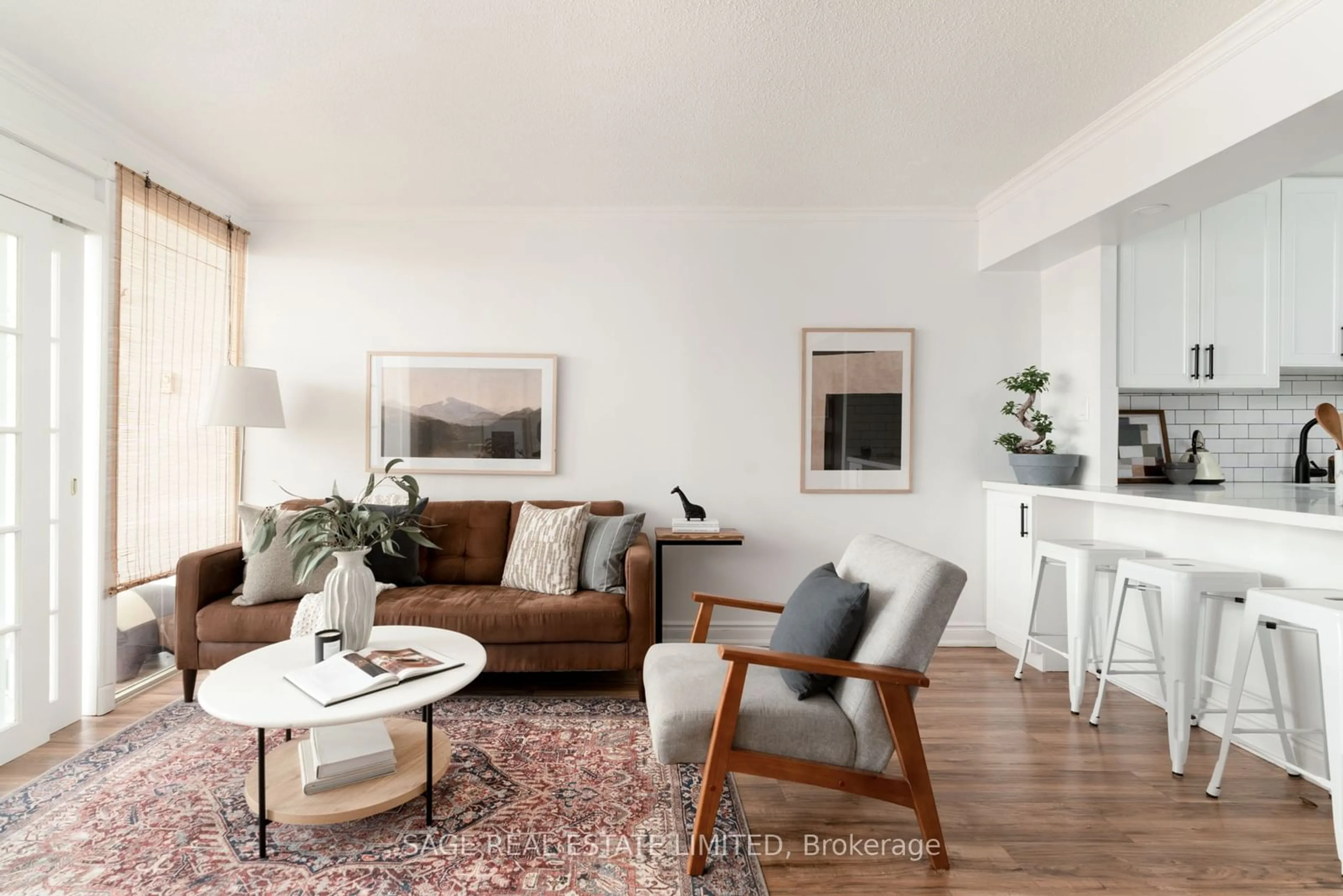 Living room, wood floors for 175 Bamburgh Circ #1401, Toronto Ontario M1W 3X8