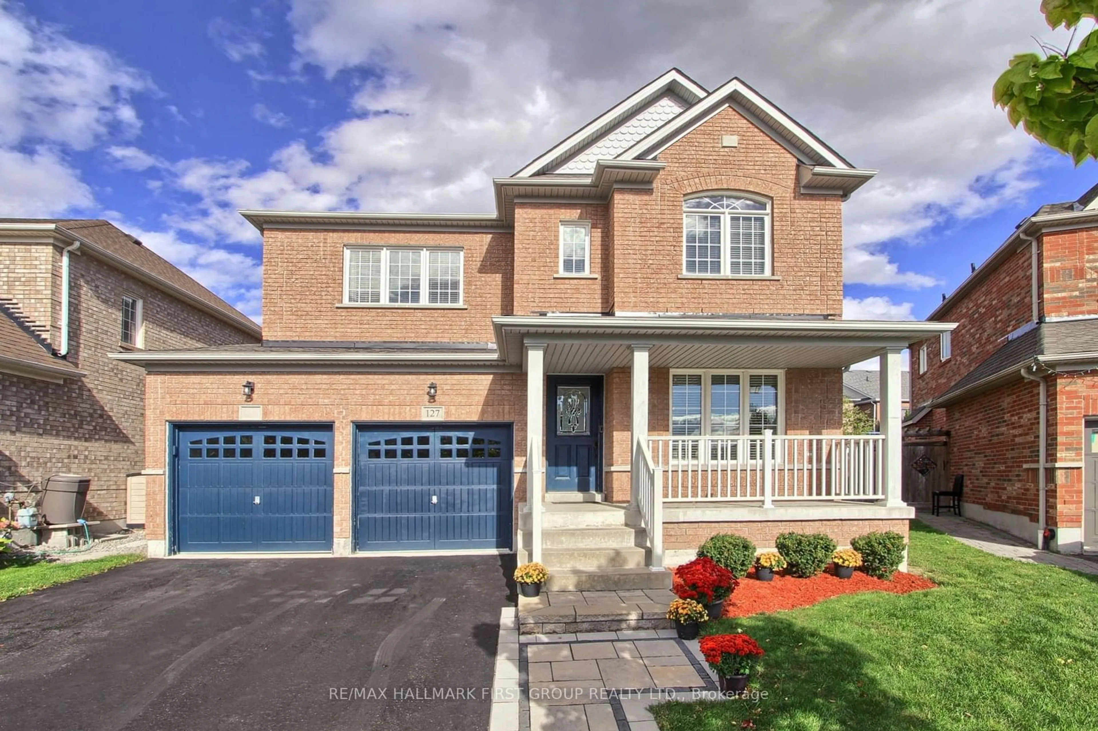 Frontside or backside of a home, the street view for 127 Decourcy-Ireland Circ, Ajax Ontario L1T 0K5