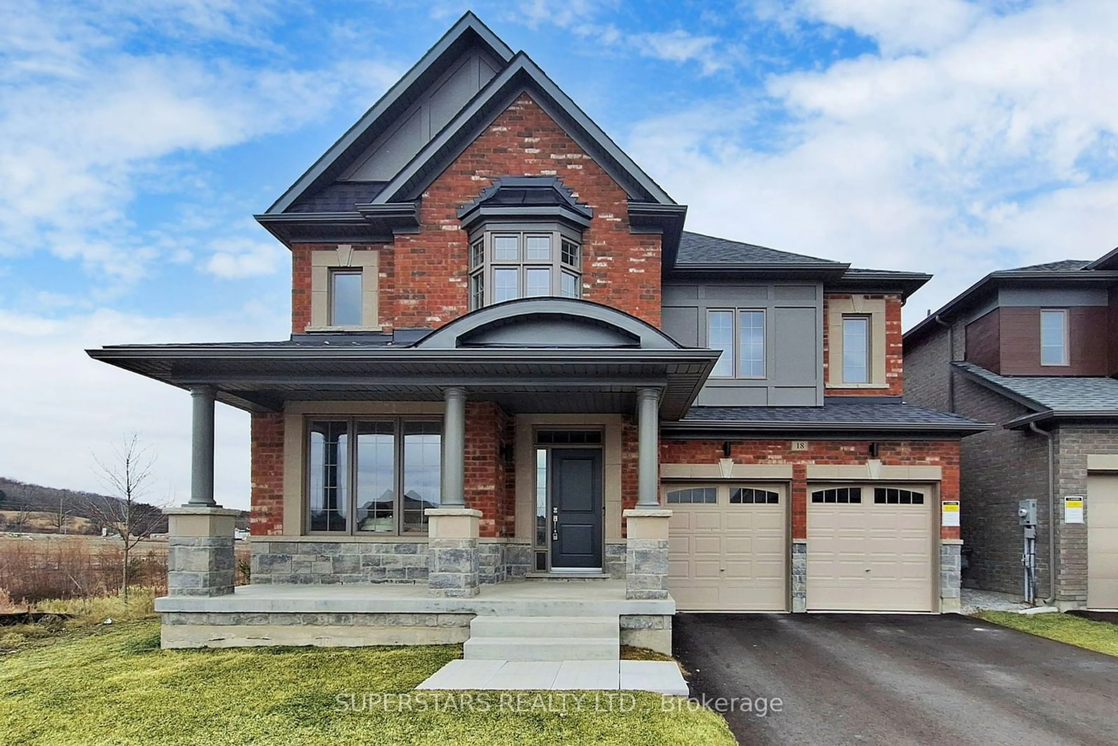 Home with brick exterior material for 18 Marlene Johnston Dr, East Gwillimbury Ontario L9N 0W7