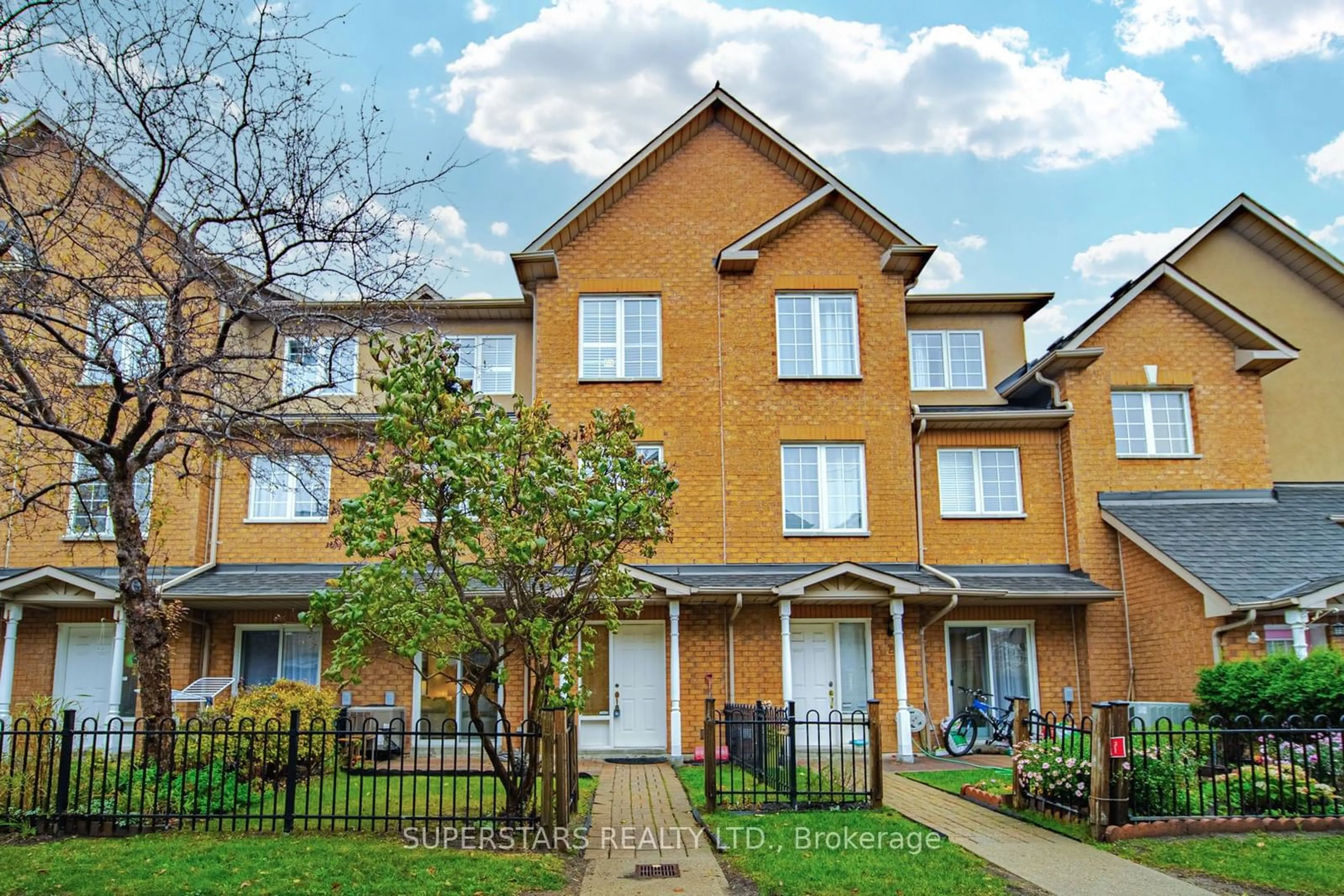 A pic from exterior of the house or condo, cottage for 14 Cox Blvd #3, Markham Ontario L3R 4G4