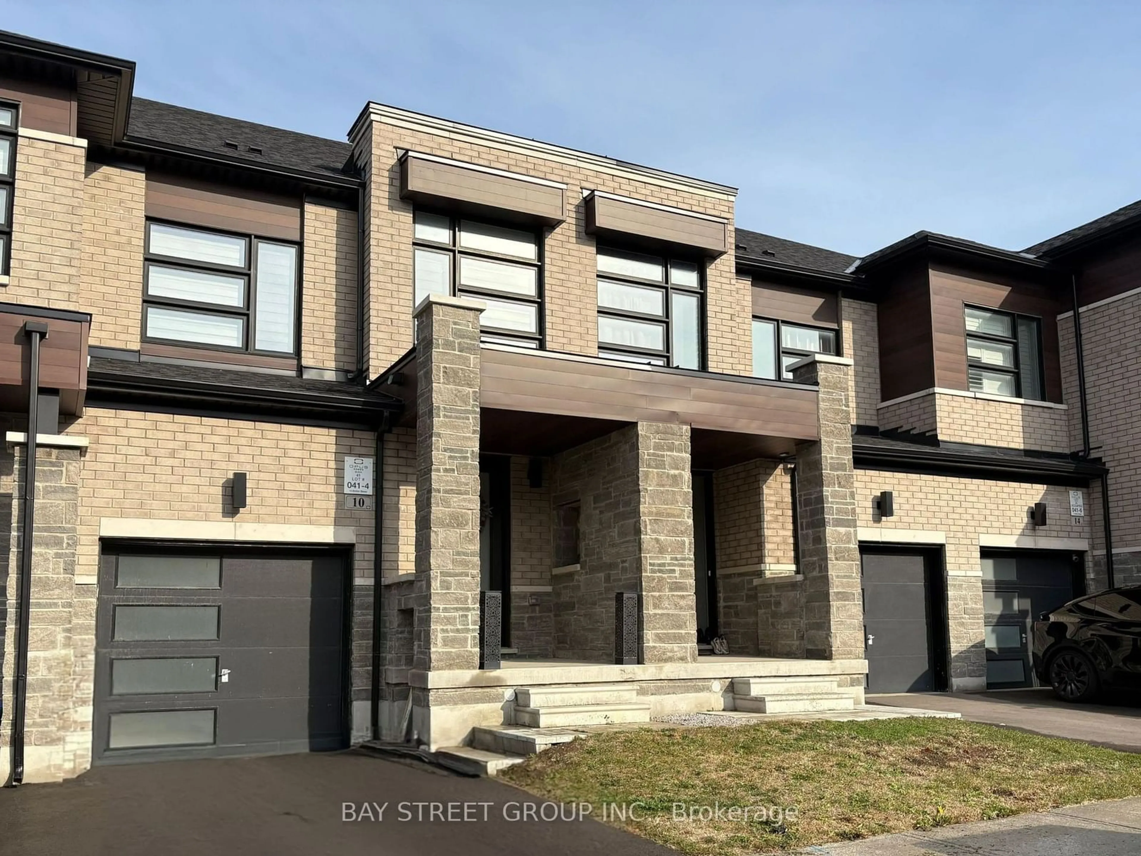 Home with brick exterior material for 10 Boiton St, Richmond Hill Ontario L4S 0J4