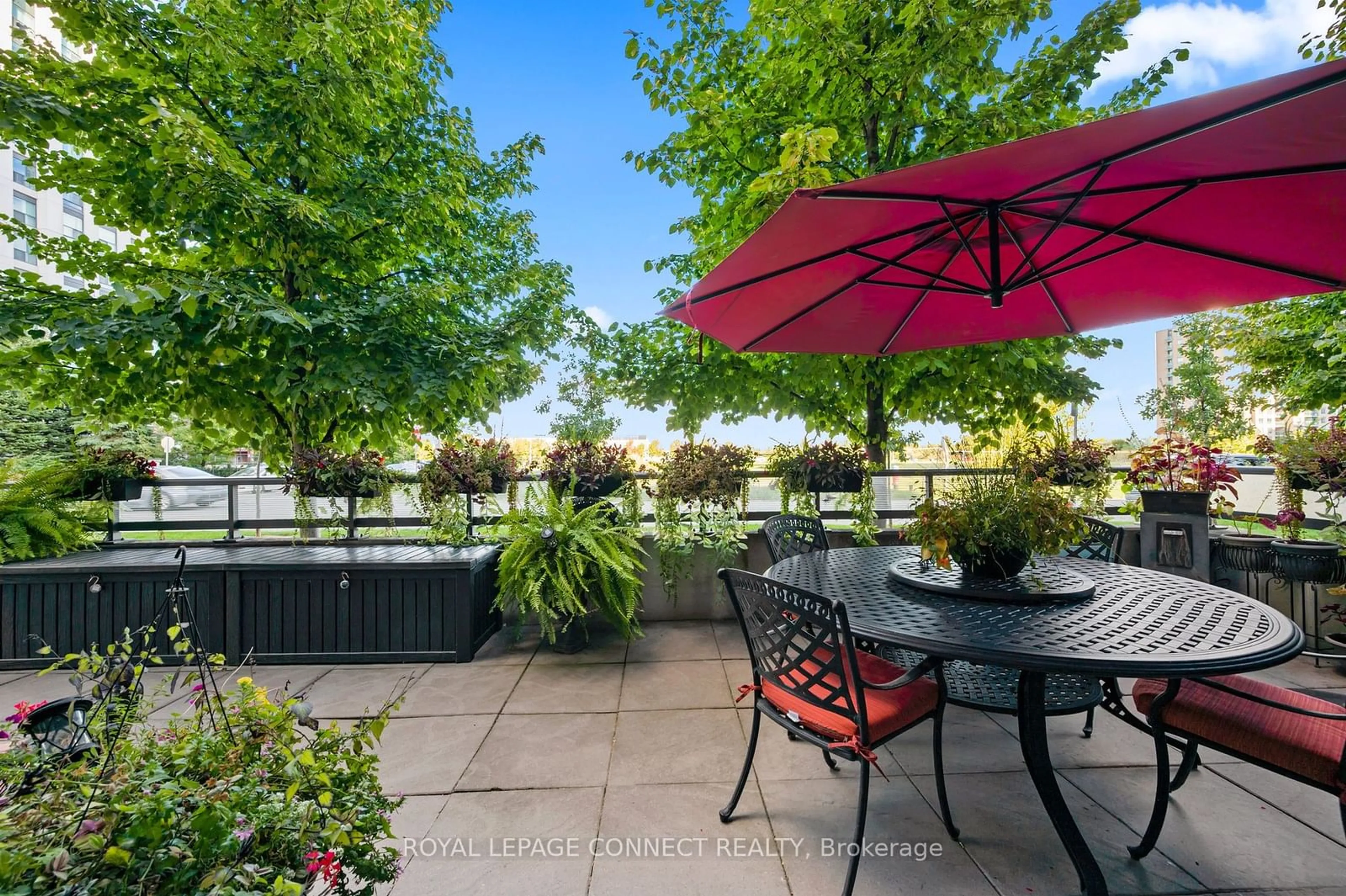 Patio, the fenced backyard for 65 Oneida Cres #108, Richmond Hill Ontario L4B 0G9