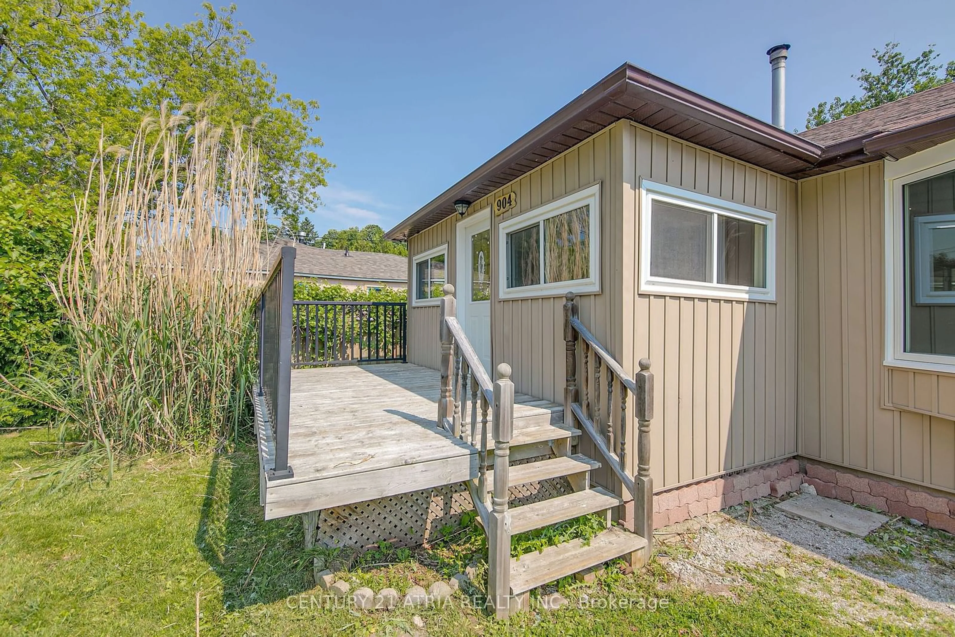 Shed for 904 Maplewood Dr, Innisfil Ontario L9S 1Y7