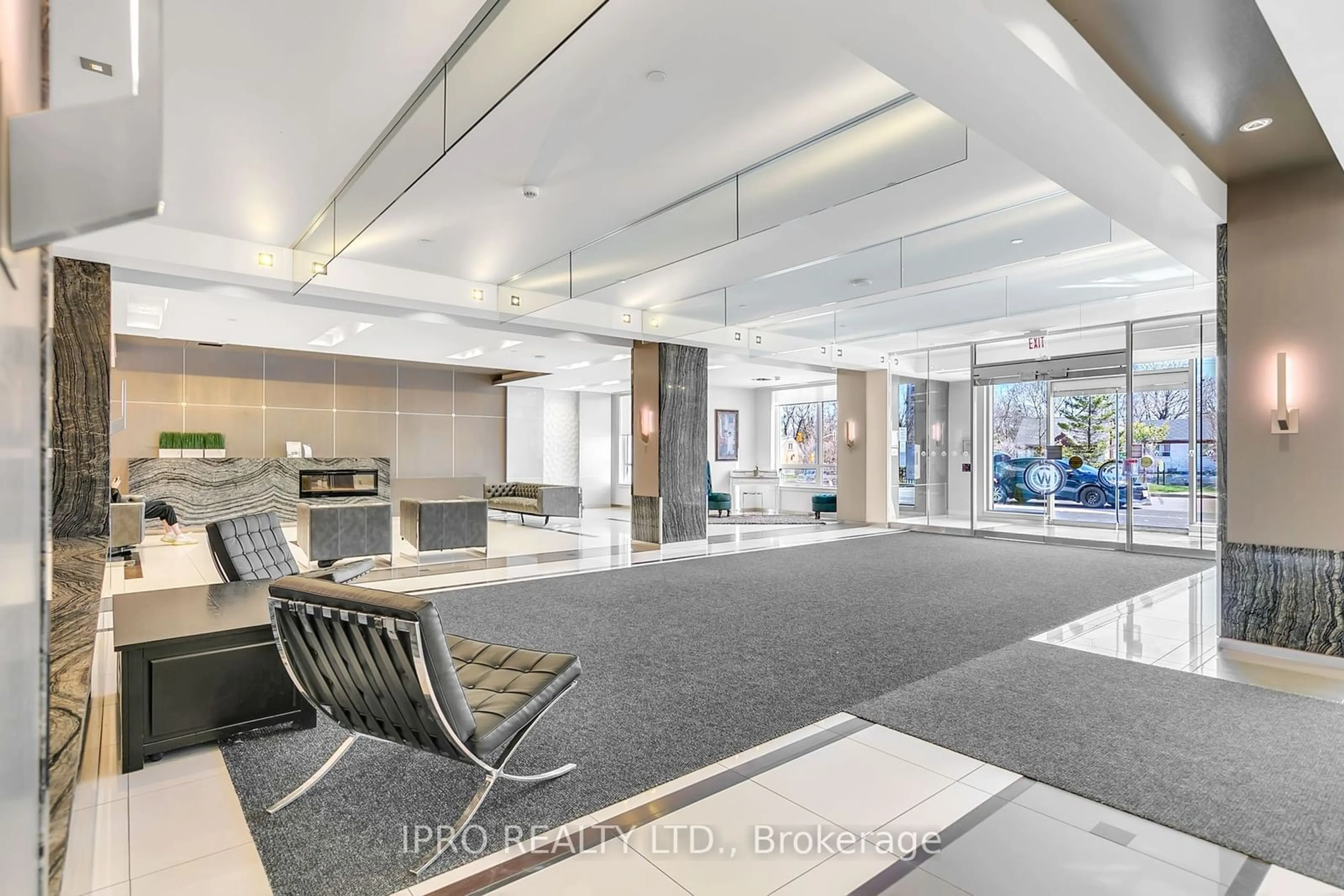 Indoor lobby, unknown floor for 7165 Yonge St #531, Markham Ontario L3T 0C9