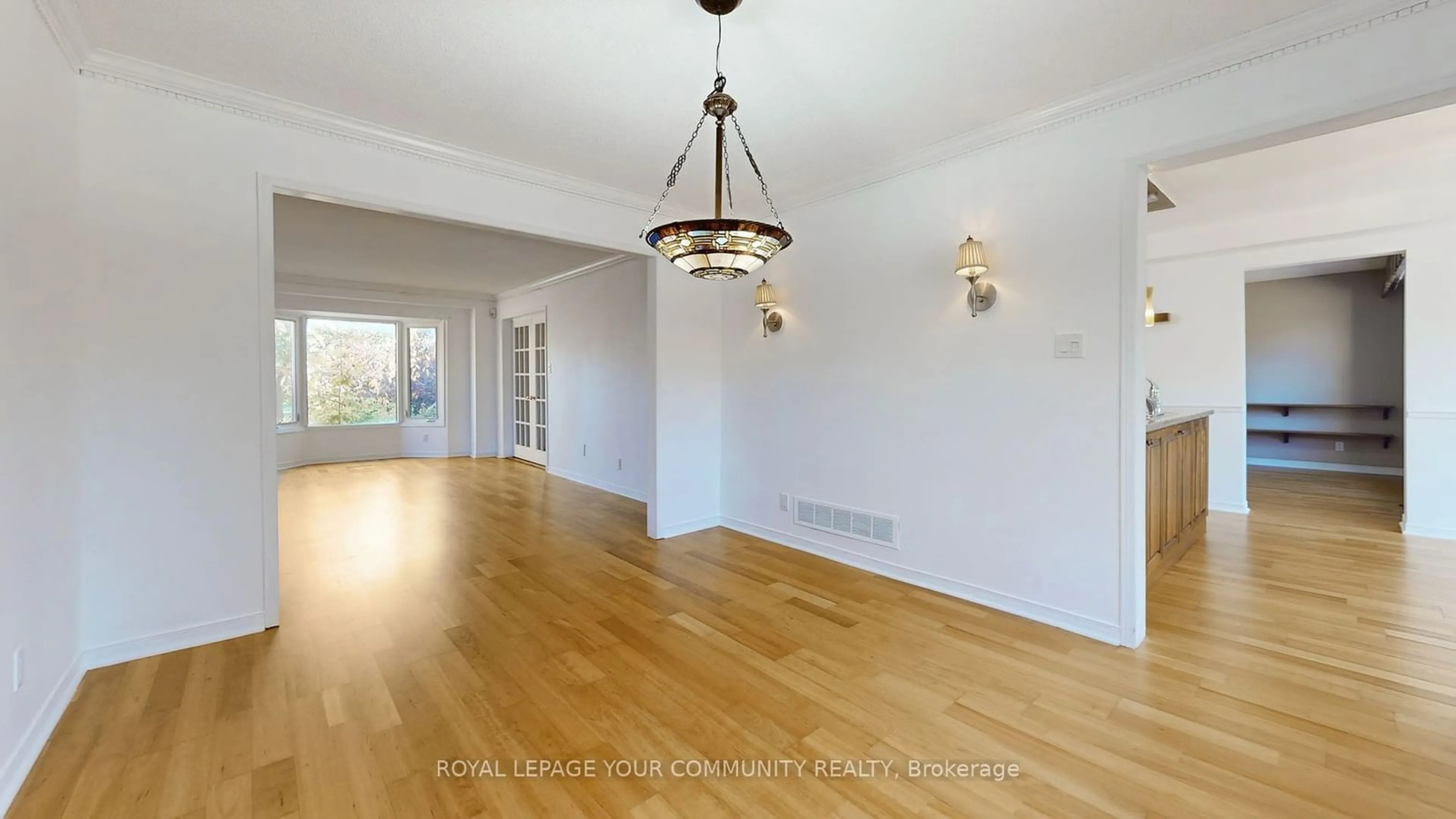 A pic of a room, wood floors for 206 Carrick Ave, Georgina Ontario L4P 3N7