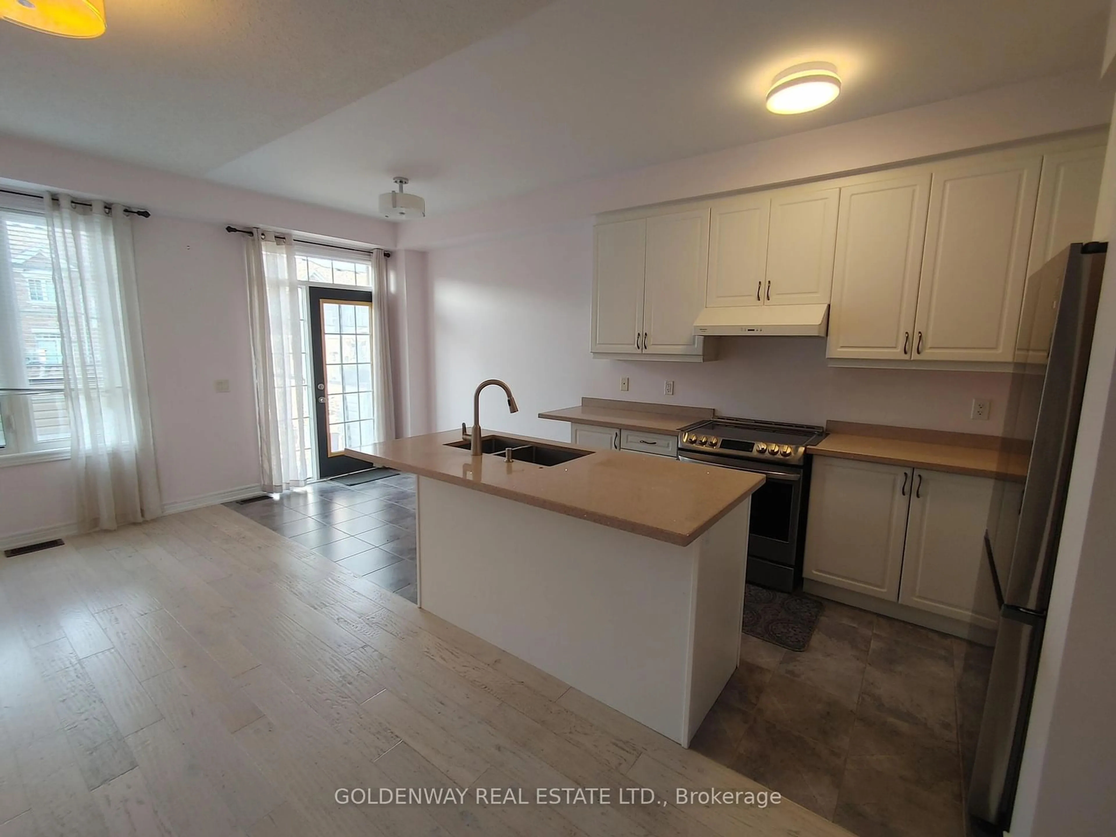 Standard kitchen, cement floor, cottage for 49 Memon Pl, Markham Ontario L6E 0S1