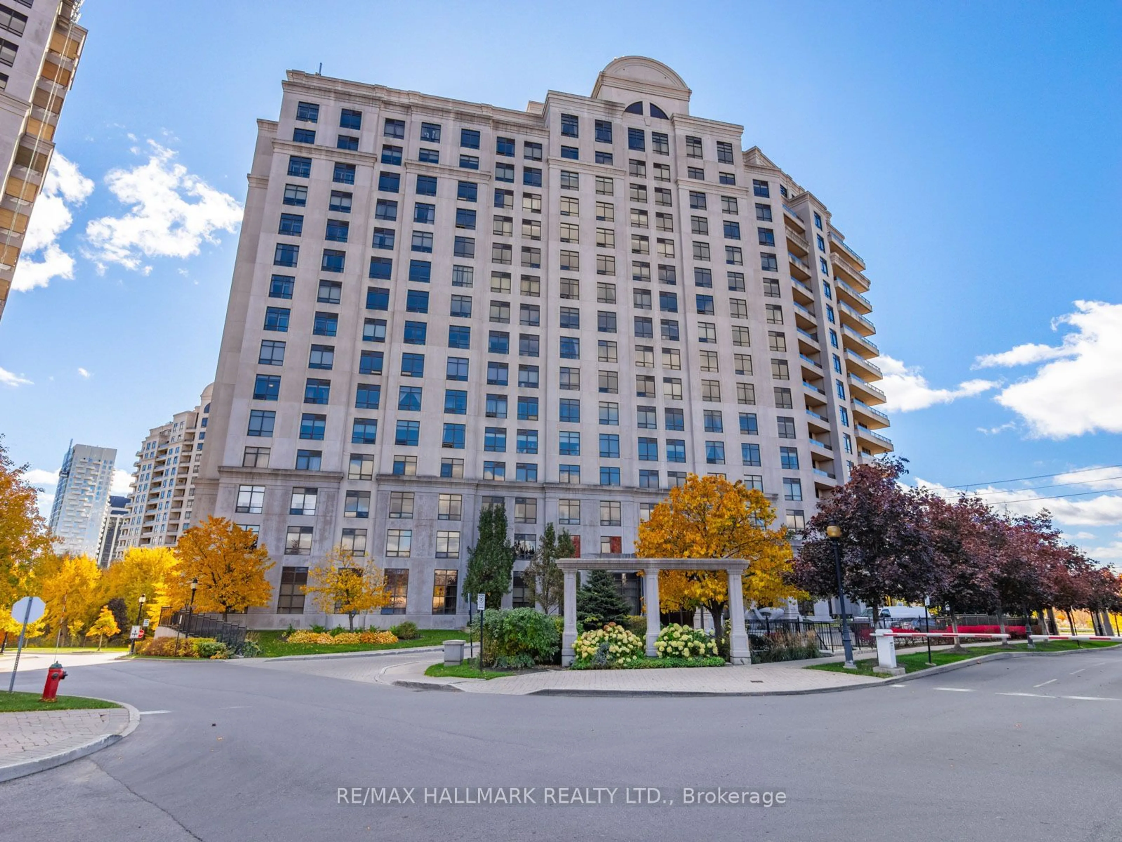 A pic from exterior of the house or condo, the front or back of building for 9235 Jane St #107, Vaughan Ontario L6A 0J8