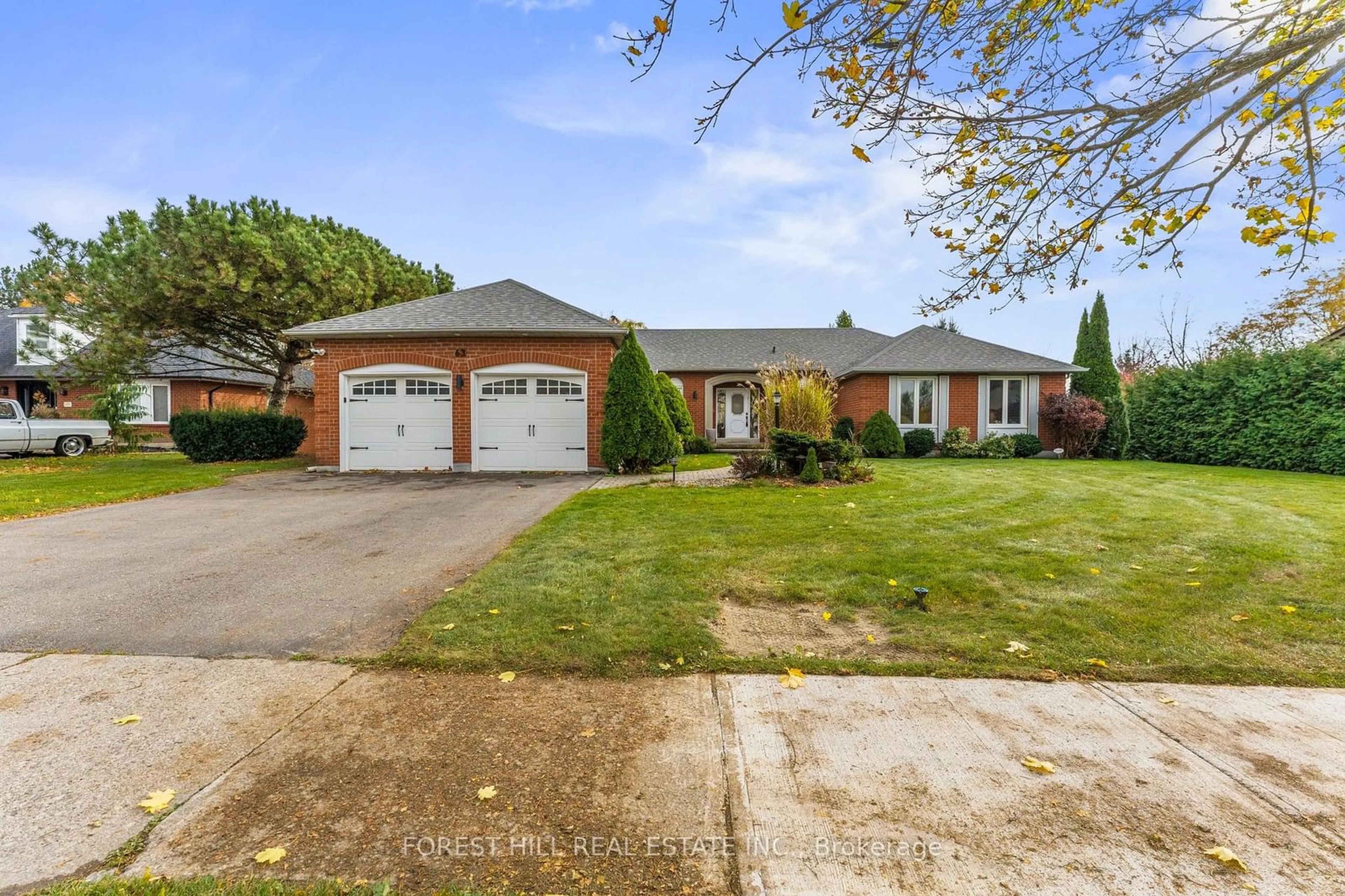 Frontside or backside of a home, the street view for 63 Humber Valley Cres, King Ontario L7B 1B7