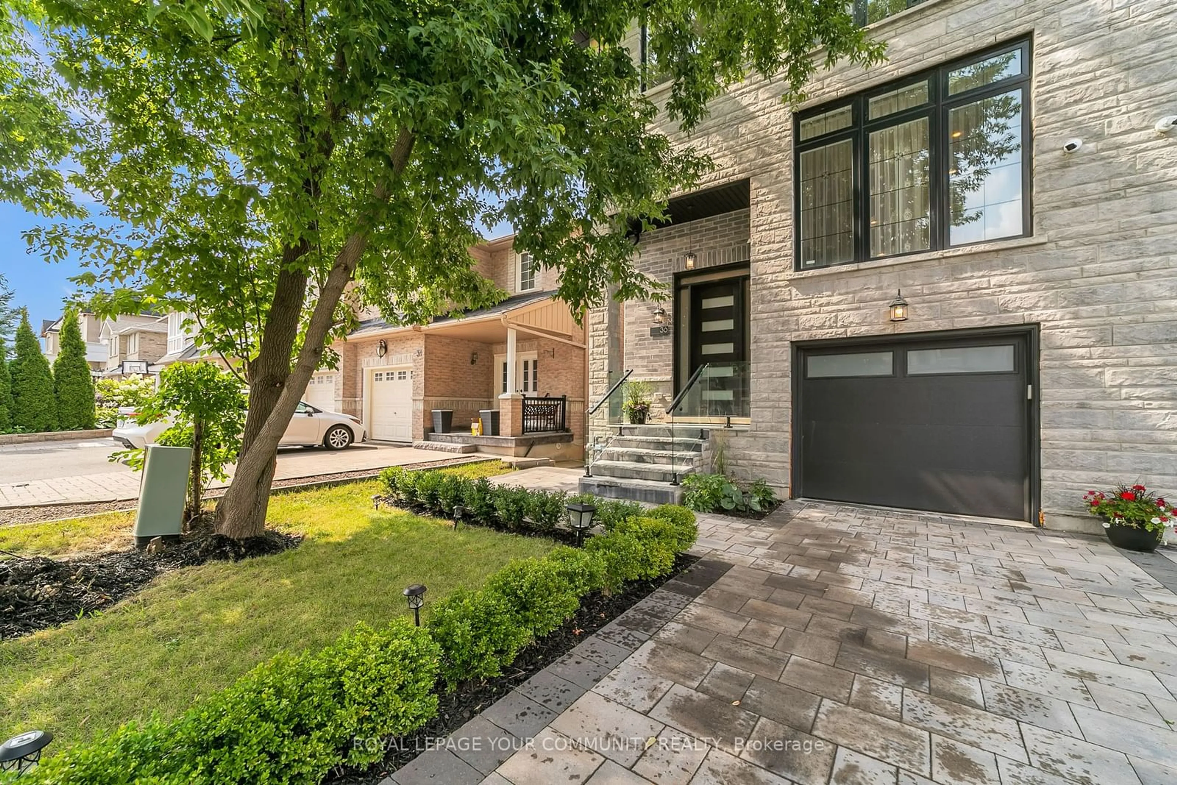 Home with brick exterior material for 36 Portage Ave, Richmond Hill Ontario L4E 2Z4