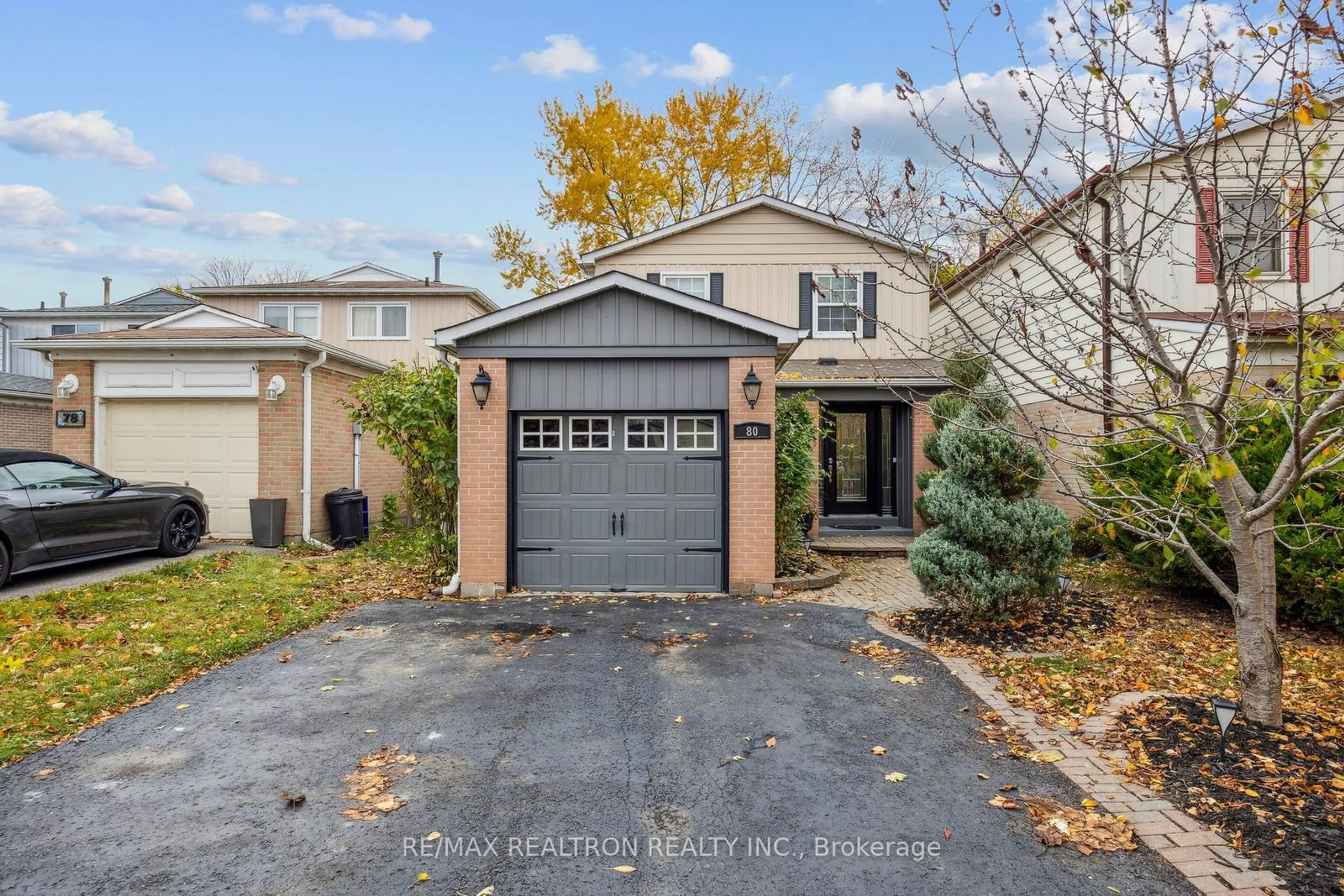 A pic from exterior of the house or condo, the street view for 80 Patterson St, Newmarket Ontario L3Y 5B3