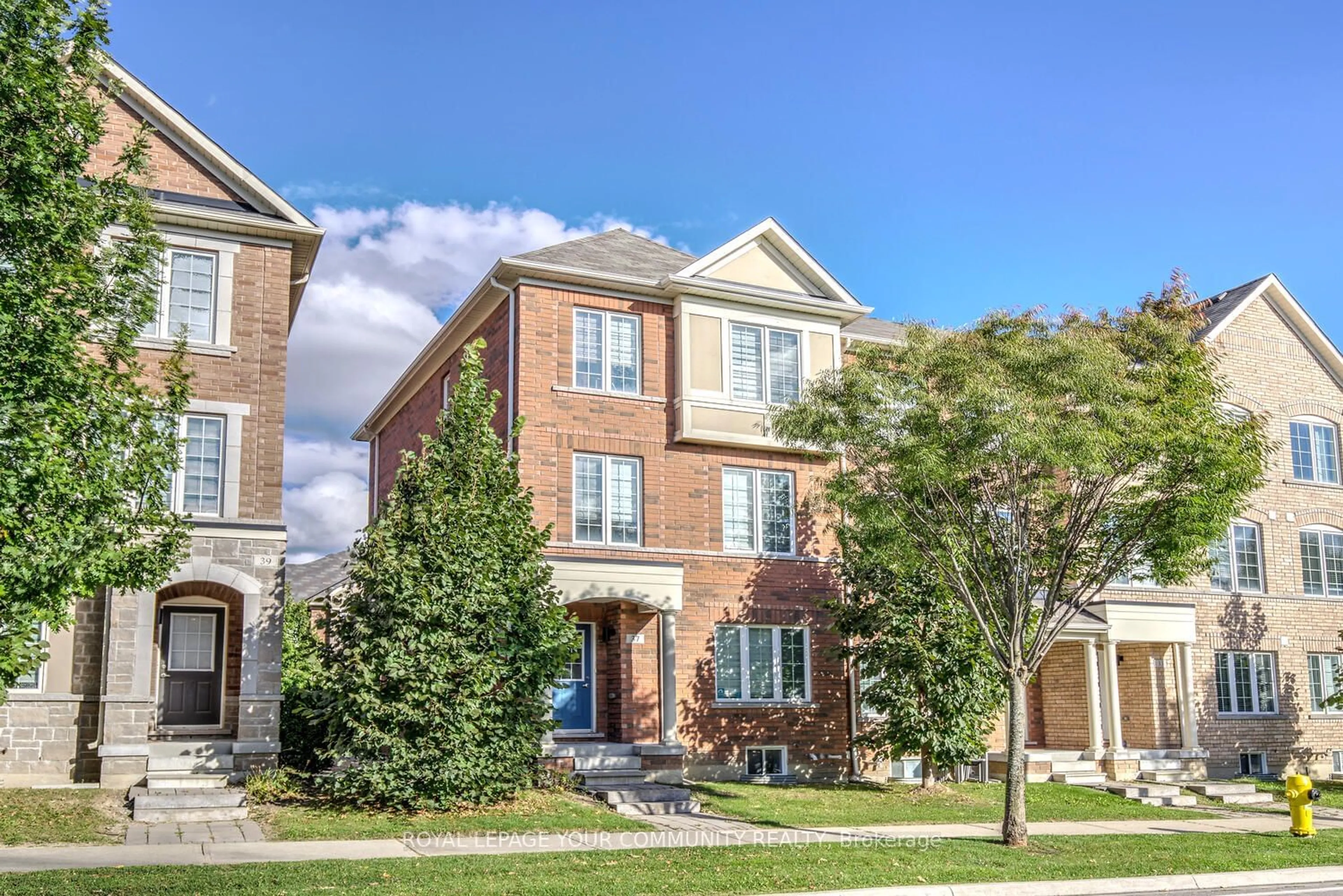 A pic from exterior of the house or condo, the street view for 37 Torah Gate, Vaughan Ontario L6A 4Y4