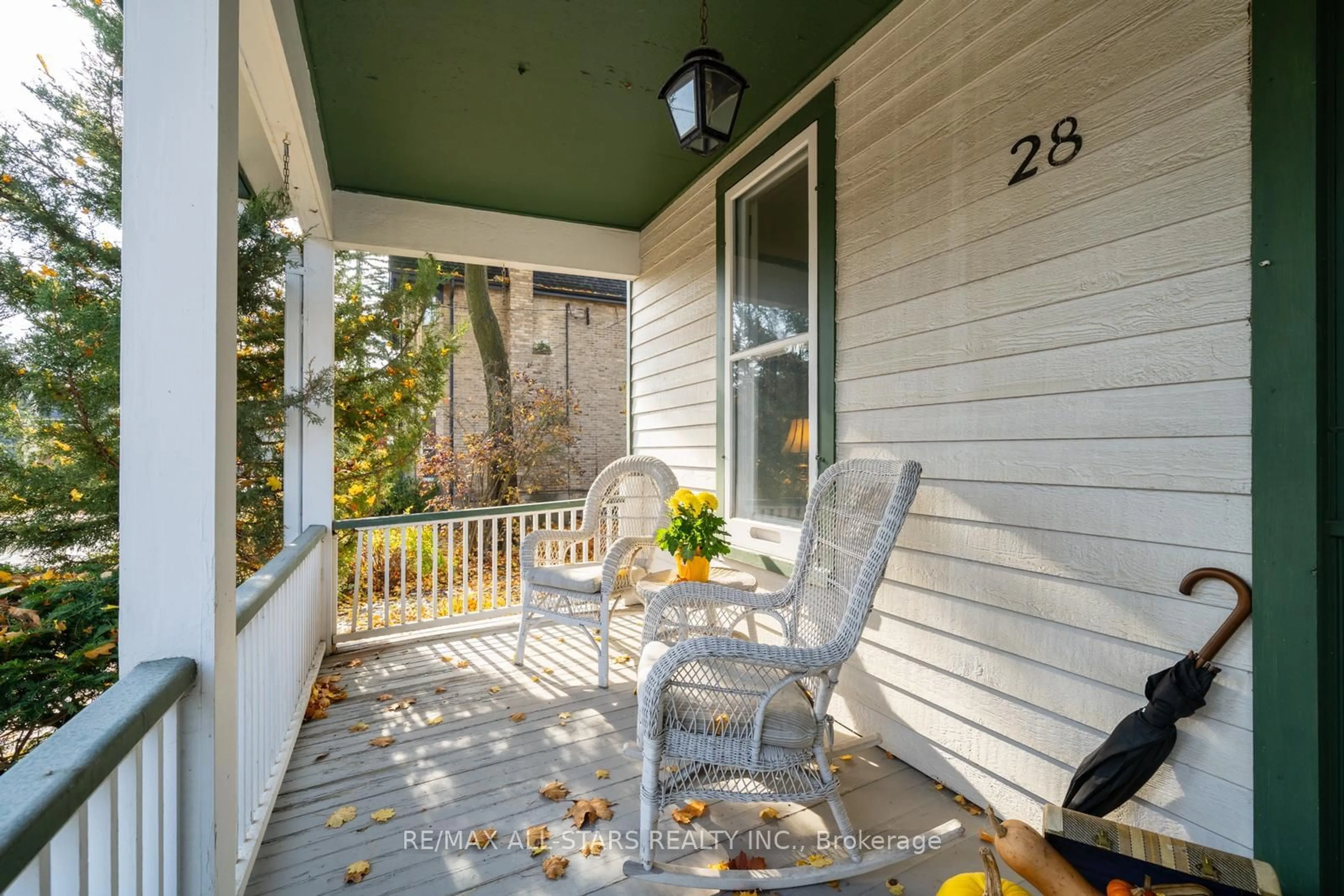 Patio, cottage for 28 O'Brien Ave, Whitchurch-Stouffville Ontario L4A 1G6