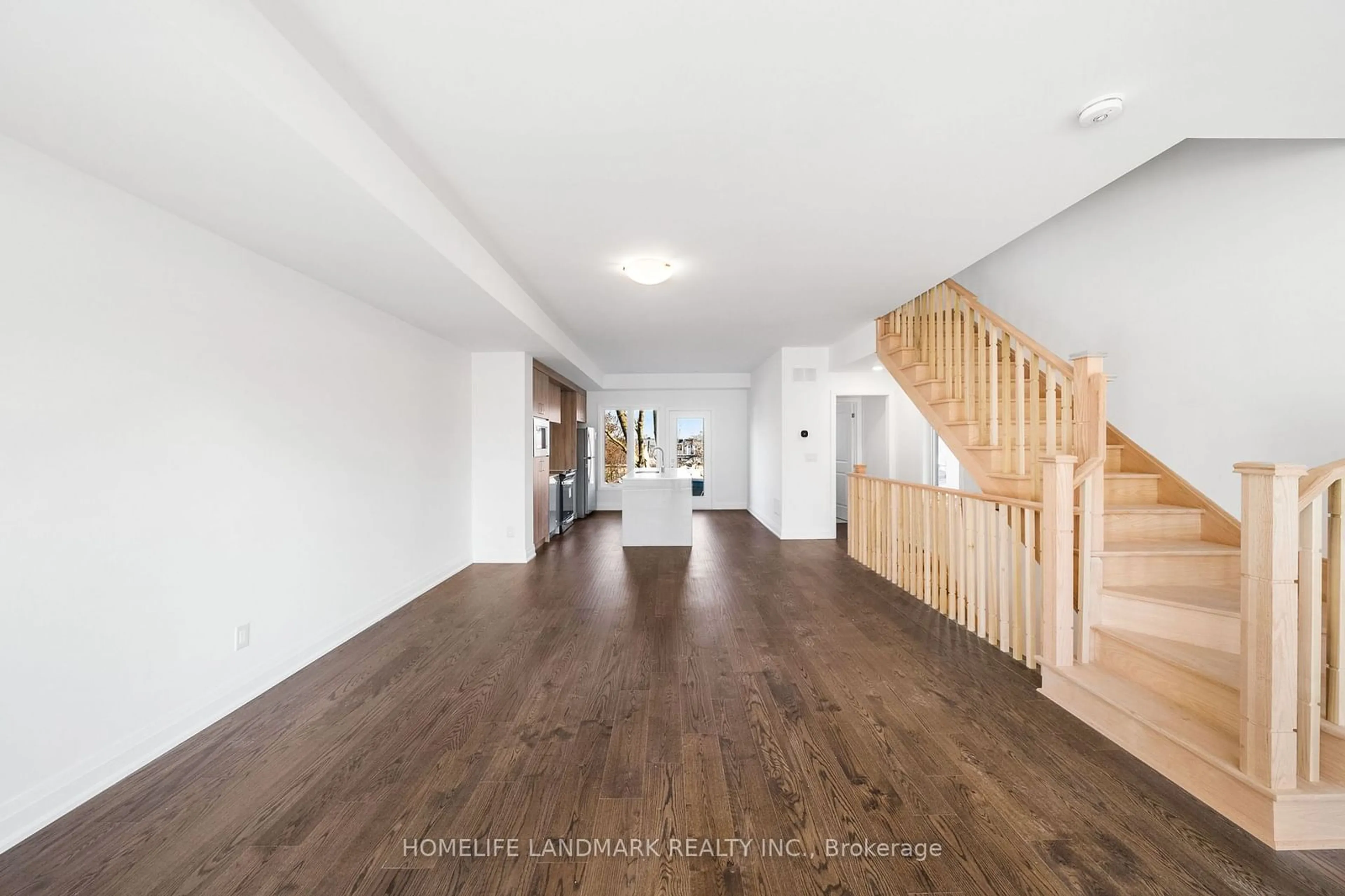 Indoor foyer, wood floors for 33 Persica St, Richmond Hill Ontario L4E 1L3