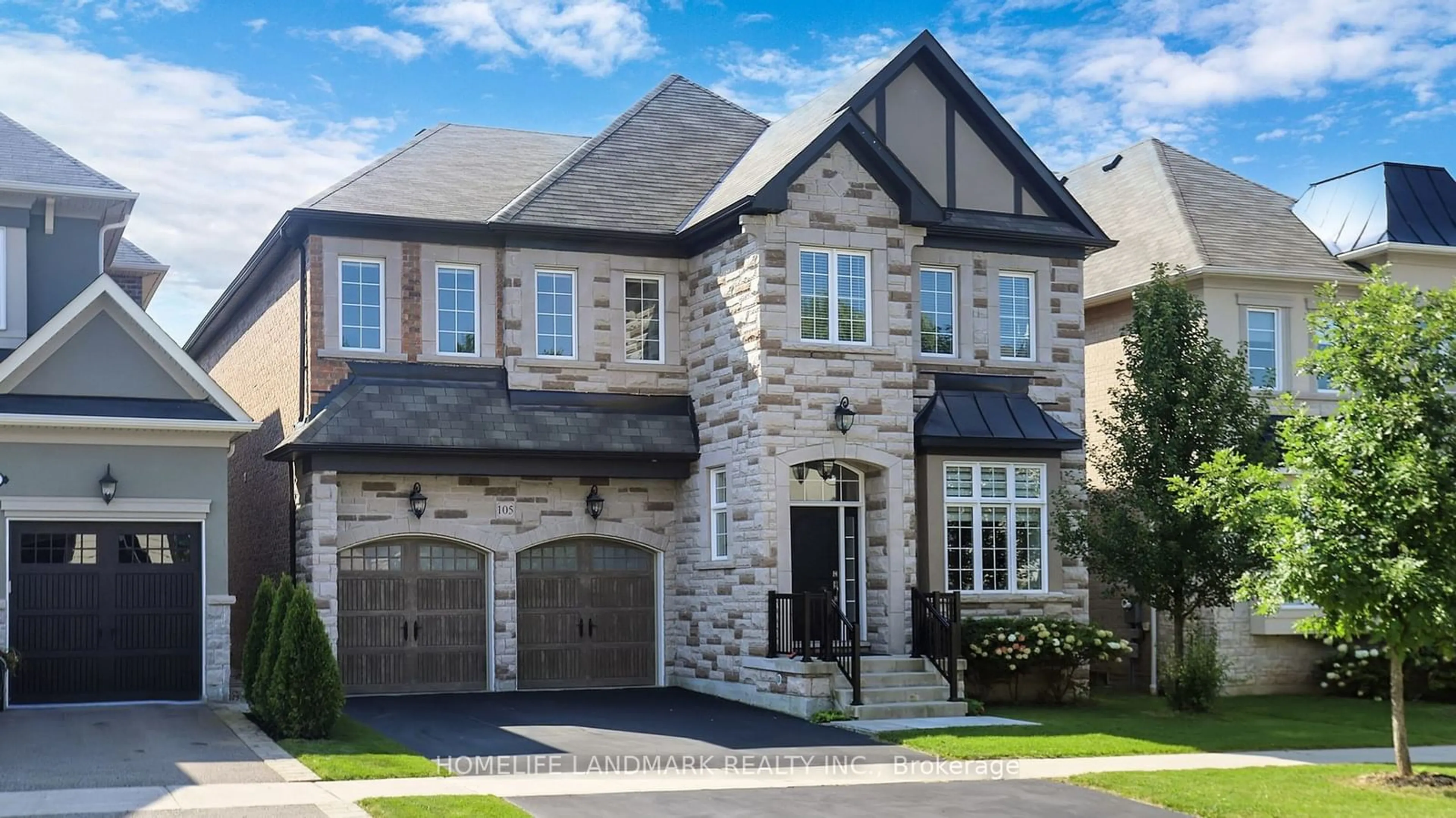 Home with brick exterior material for 105 Bridgepointe Crt, Aurora Ontario L4G 3H8