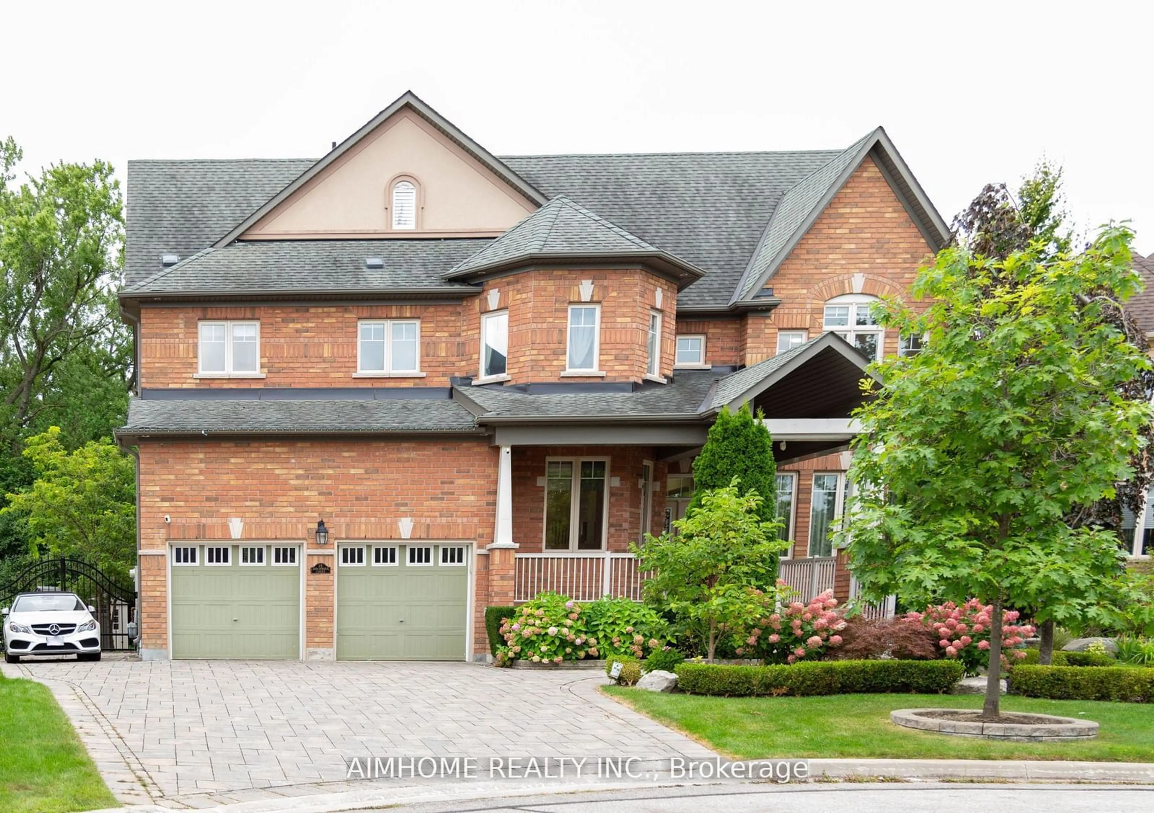 Home with brick exterior material for 15 Birchbark Crt, Richmond Hill Ontario L4E 4Z2