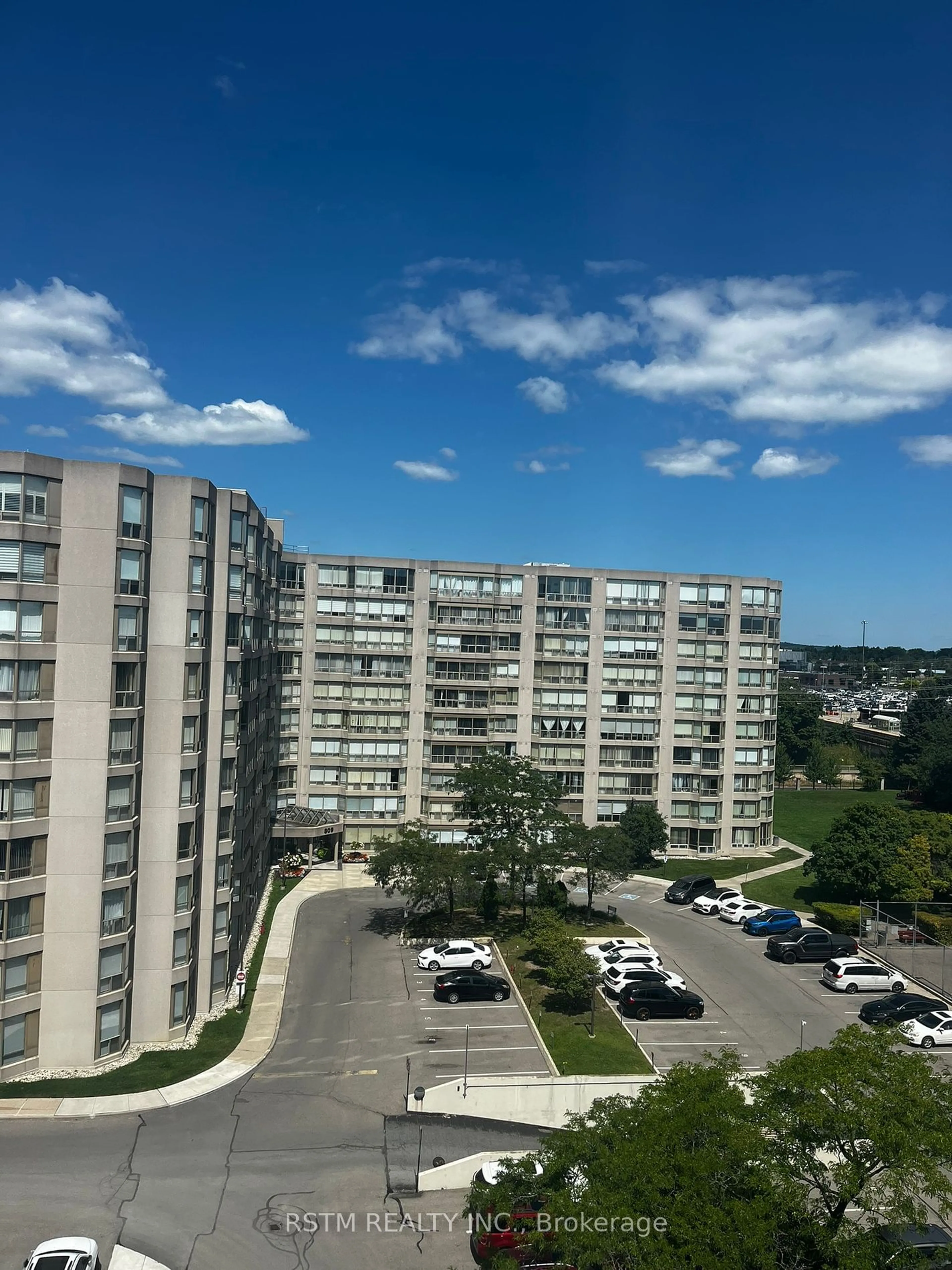 A pic from exterior of the house or condo, the view of city buildings for 175 Cedar Ave #808, Richmond Hill Ontario L4C 9V3