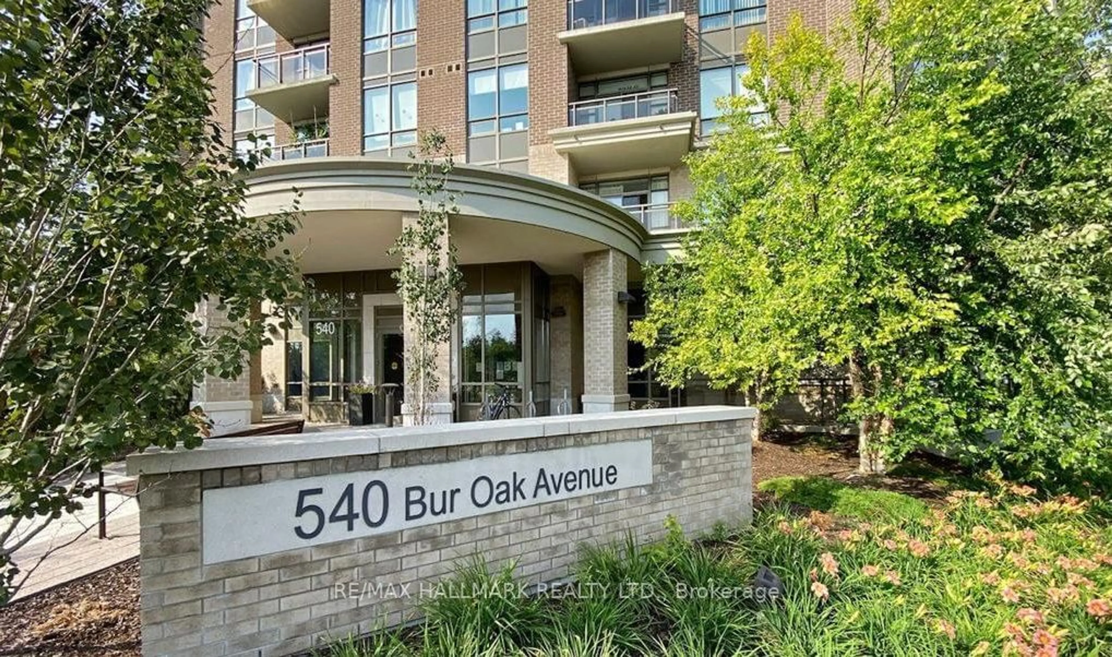 A pic from exterior of the house or condo, the front or back of building for 540 Bur Oak Ave #606, Markham Ontario L6C 0Y2