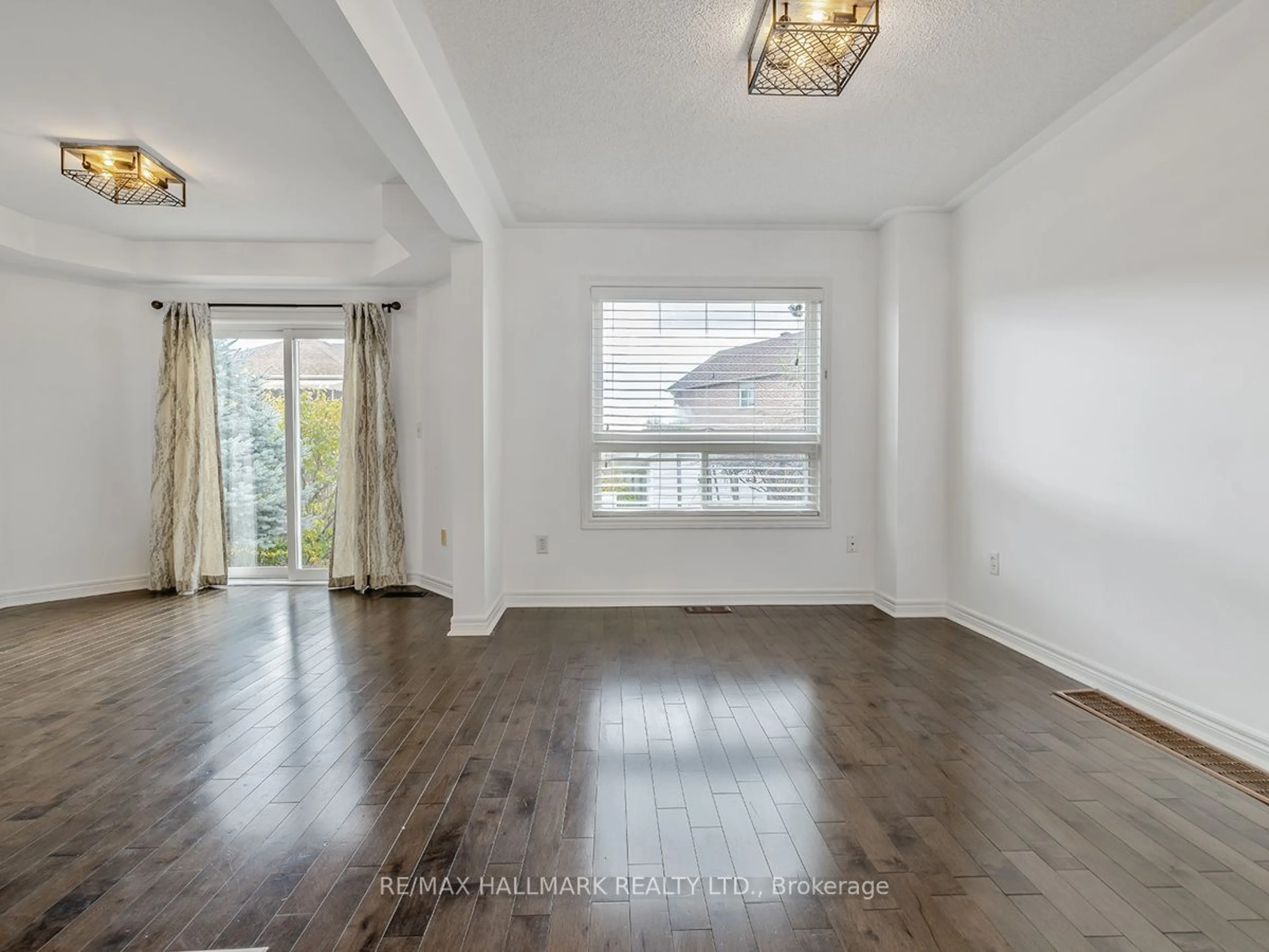 A pic of a room, wood floors for 101 Kale Cres, Vaughan Ontario L6A 3R1