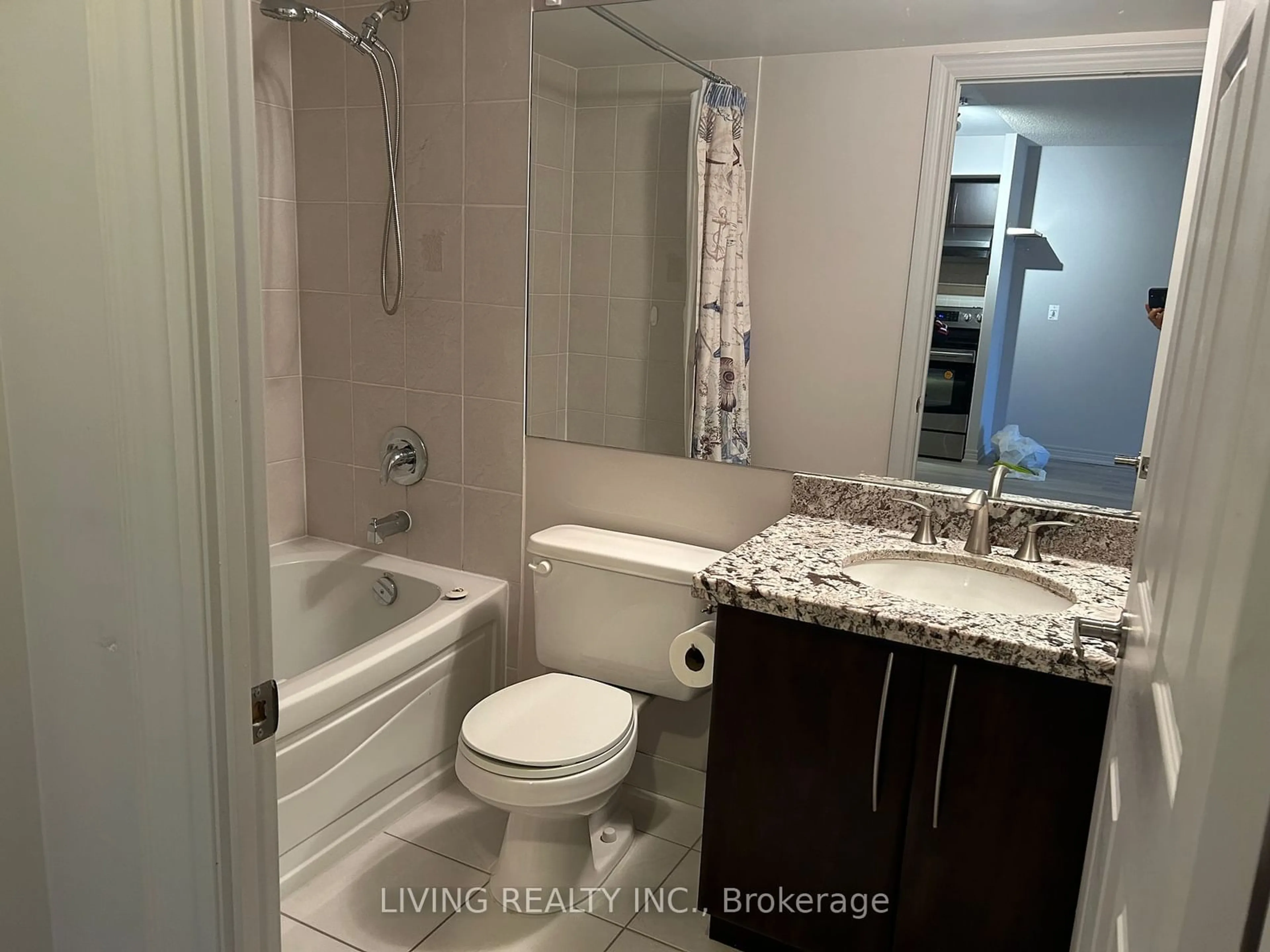 Standard bathroom for 33 Cox Blvd #1103, Markham Ontario L3R 8A6