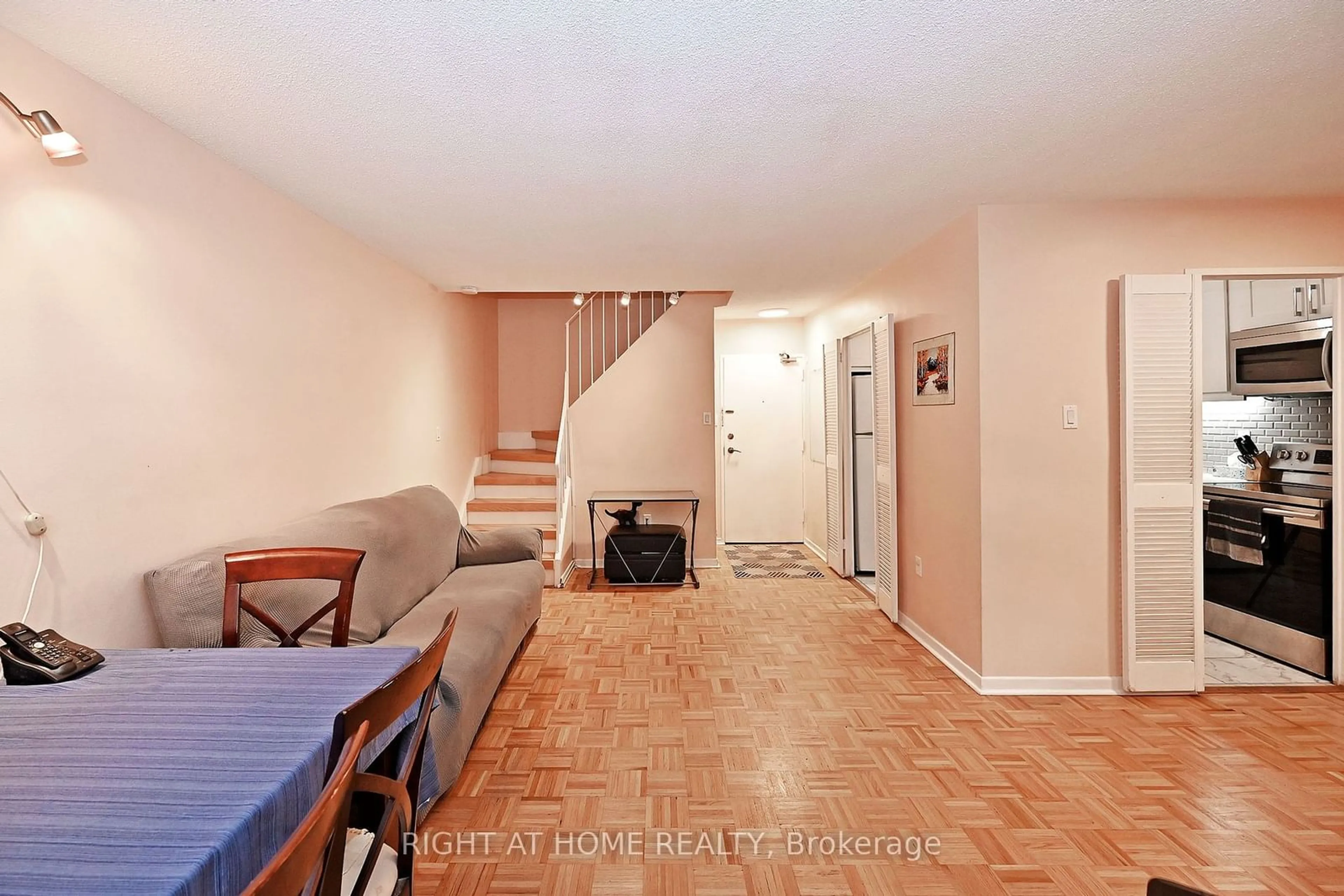 Indoor entryway, wood floors for 16 Elgin St #145, Markham Ontario L3T 4T4